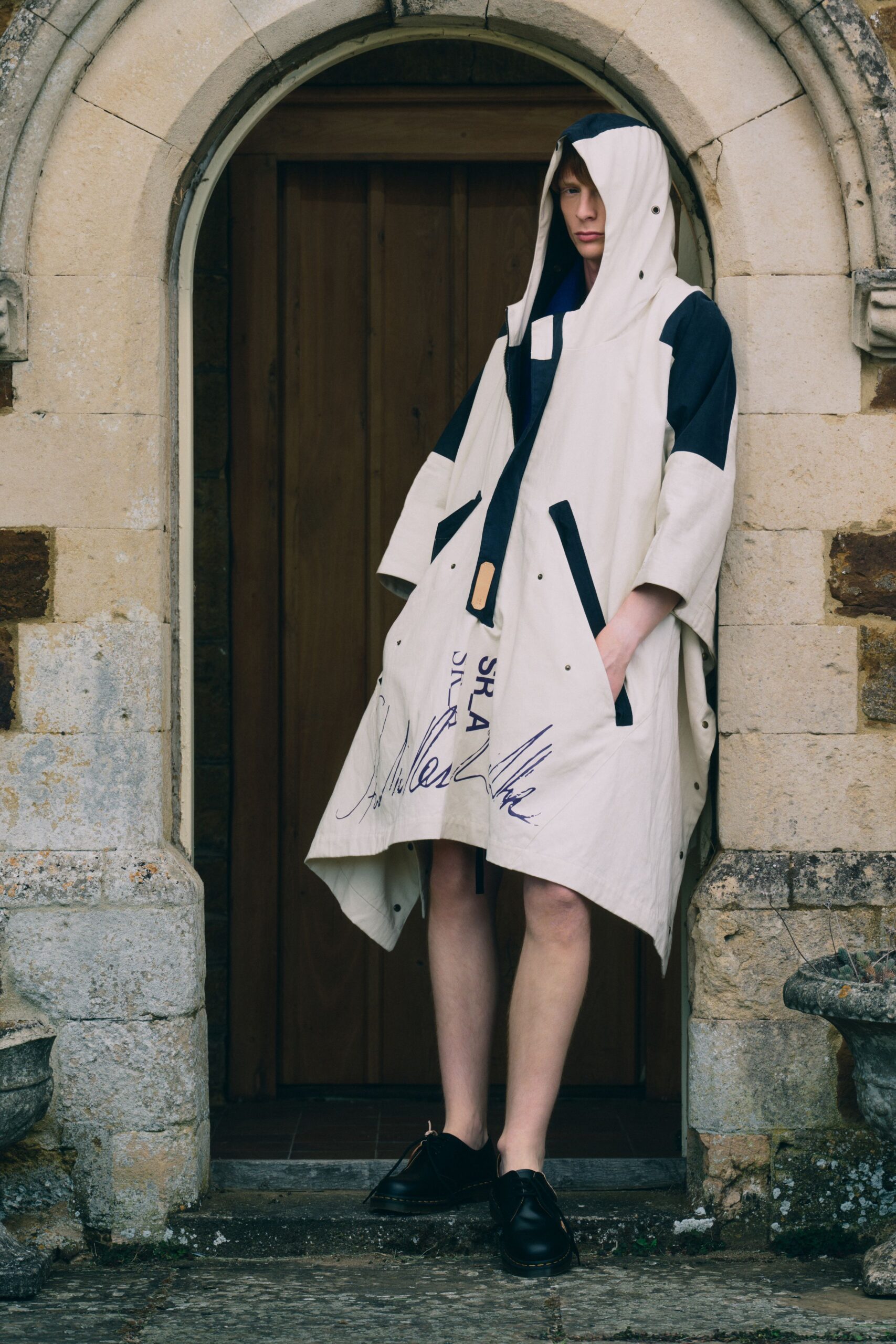 white cotton hooded relaxed zippered short poncho
