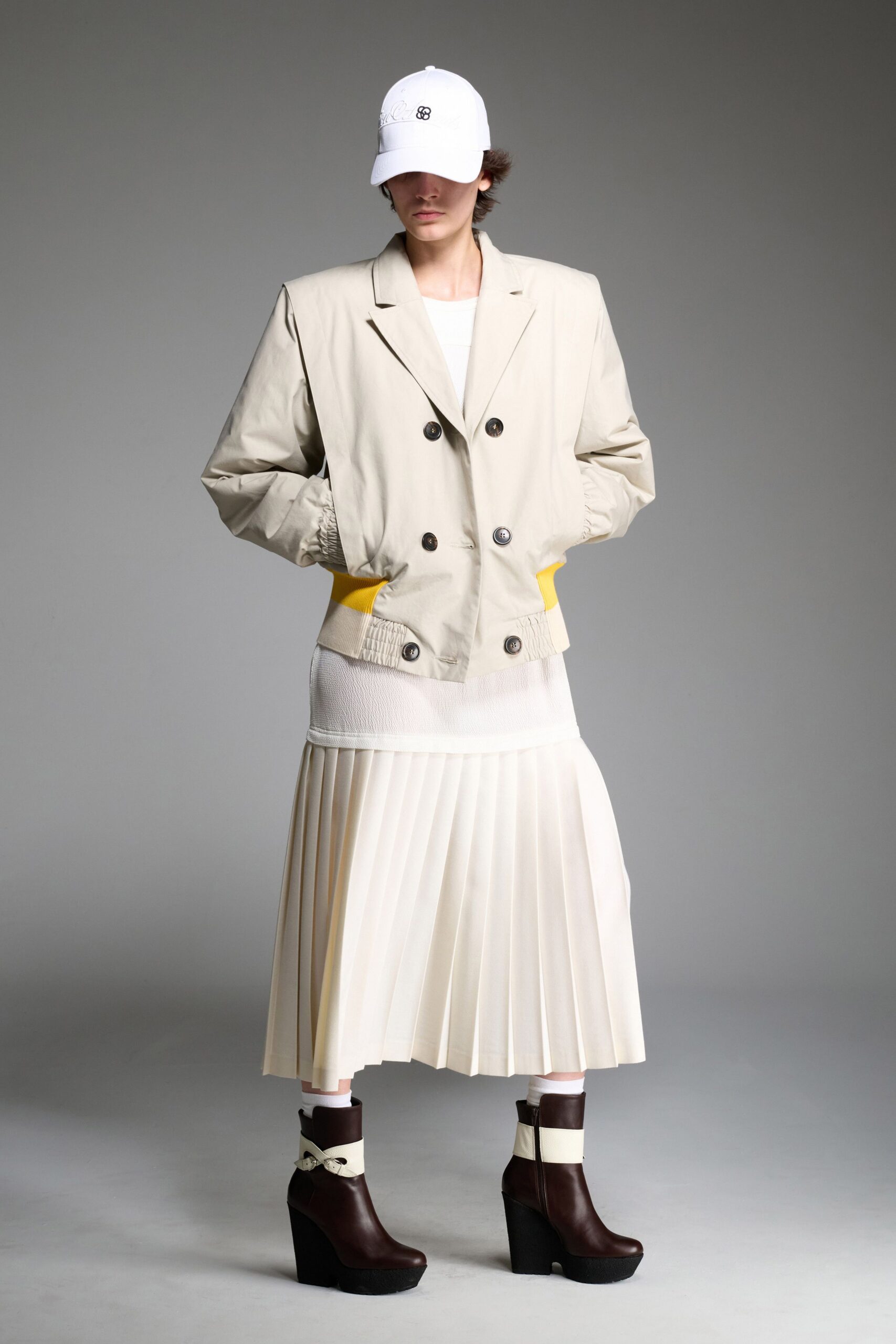 beige cotton long-sleeve collared relaxed buttoned jacket
