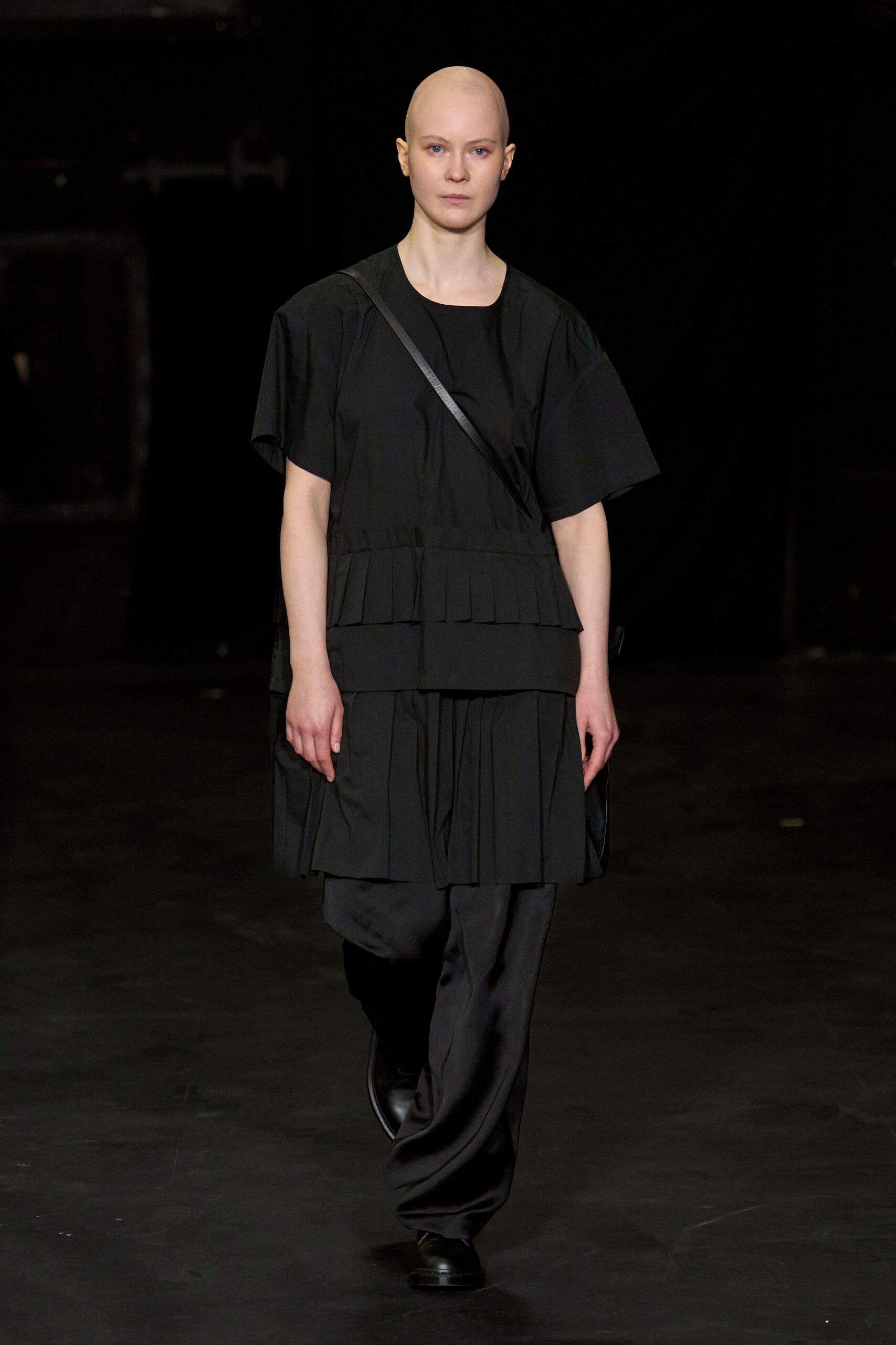 black cotton short-sleeve collared relaxed pleated midi dress