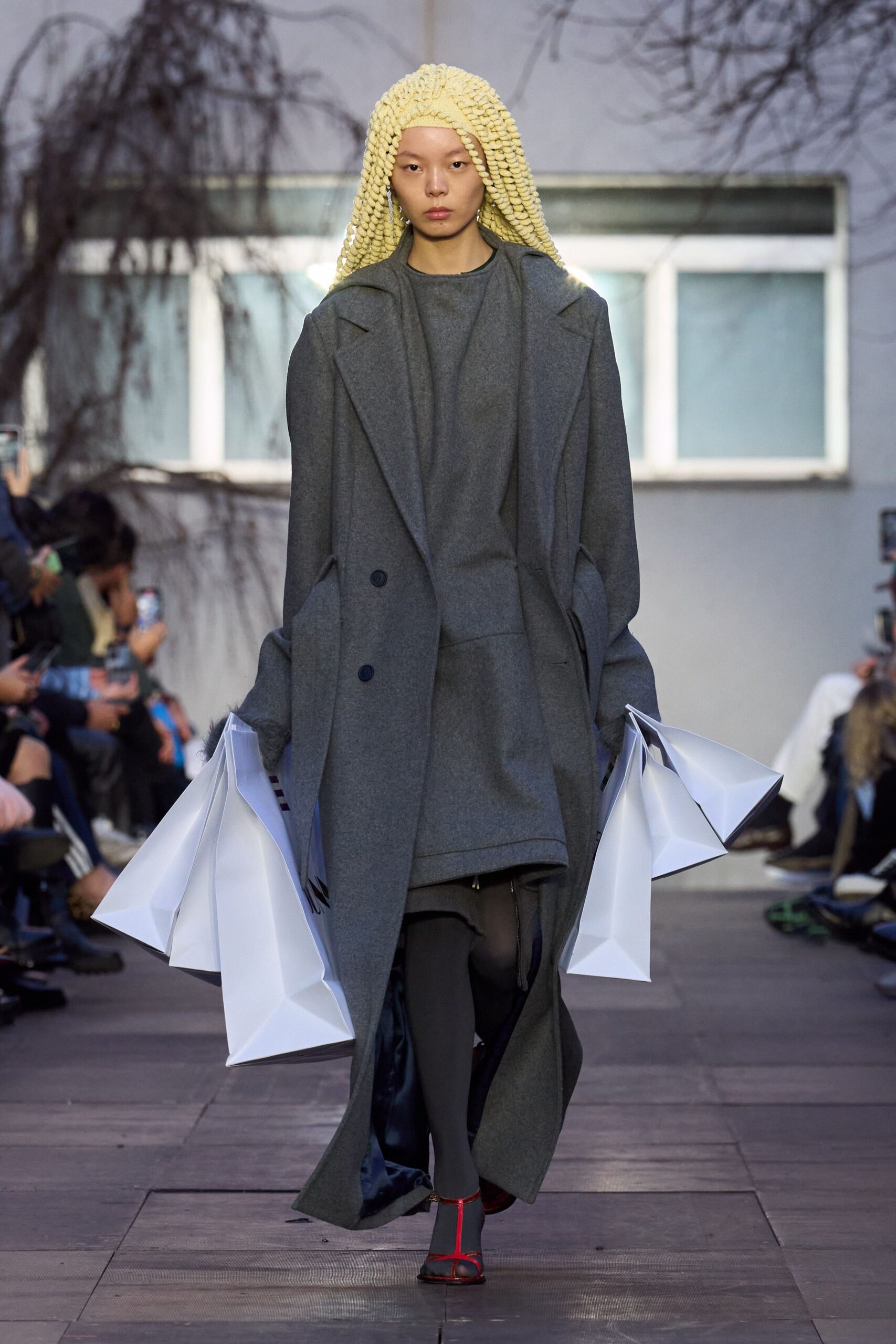 gray wool long-sleeve collared oversized layered coat