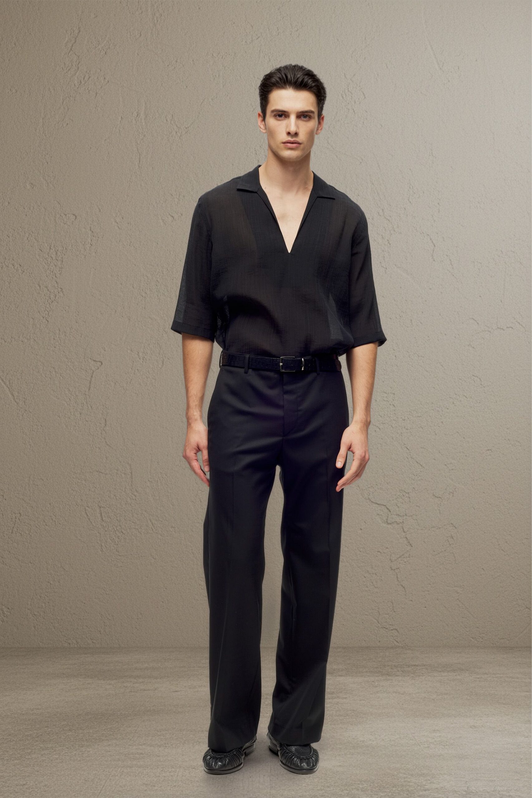 black silk short-sleeve v-neck relaxed shirt