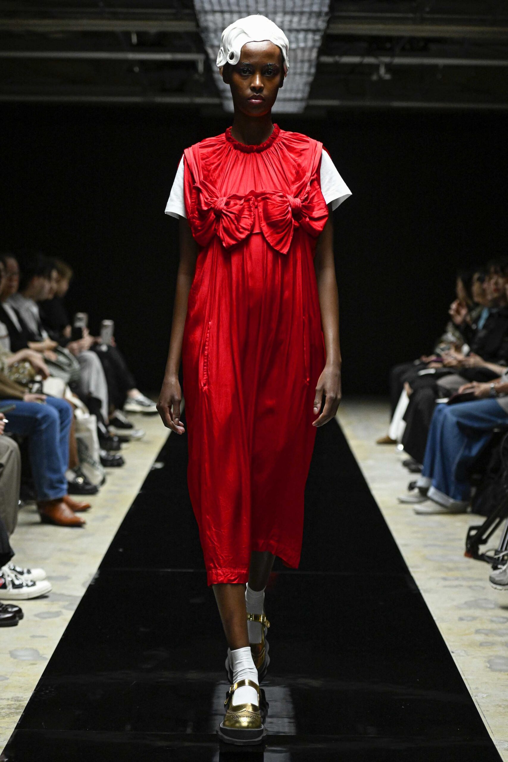 red cotton short-sleeve v-neck relaxed pleated midi dress
