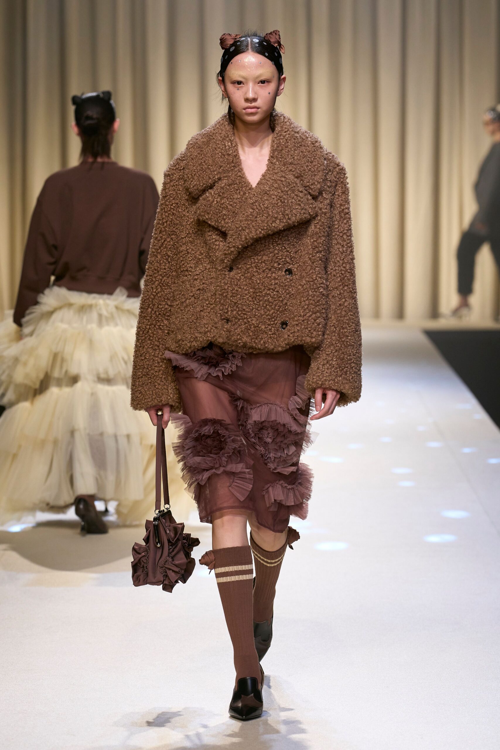 brown fur long-sleeve double-breasted oversized textured coat