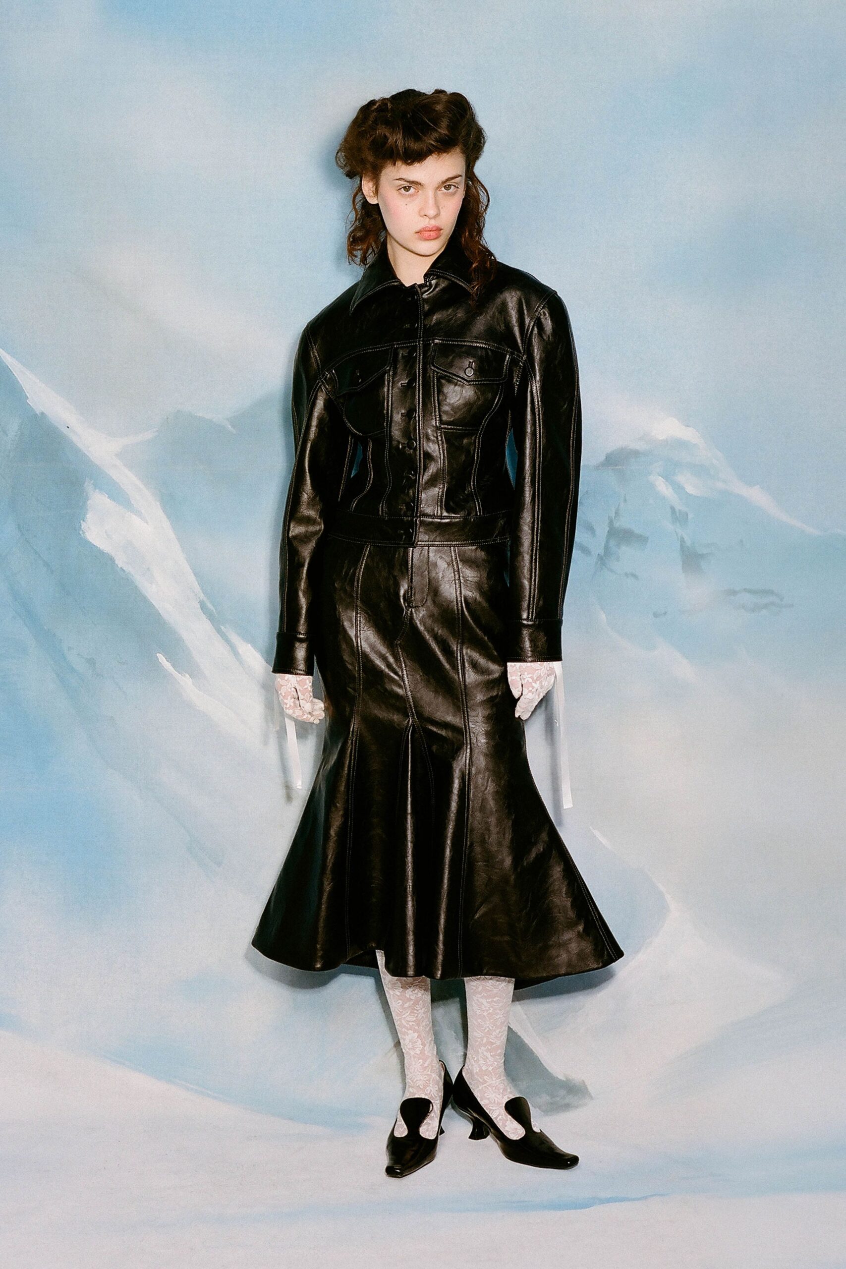 black leather fitted high-waisted flared skirt