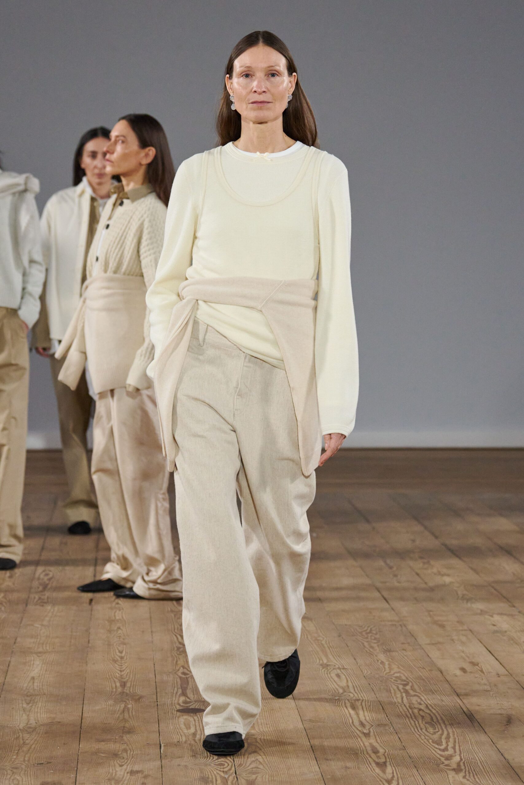 beige cotton relaxed high-waisted straight-leg pants