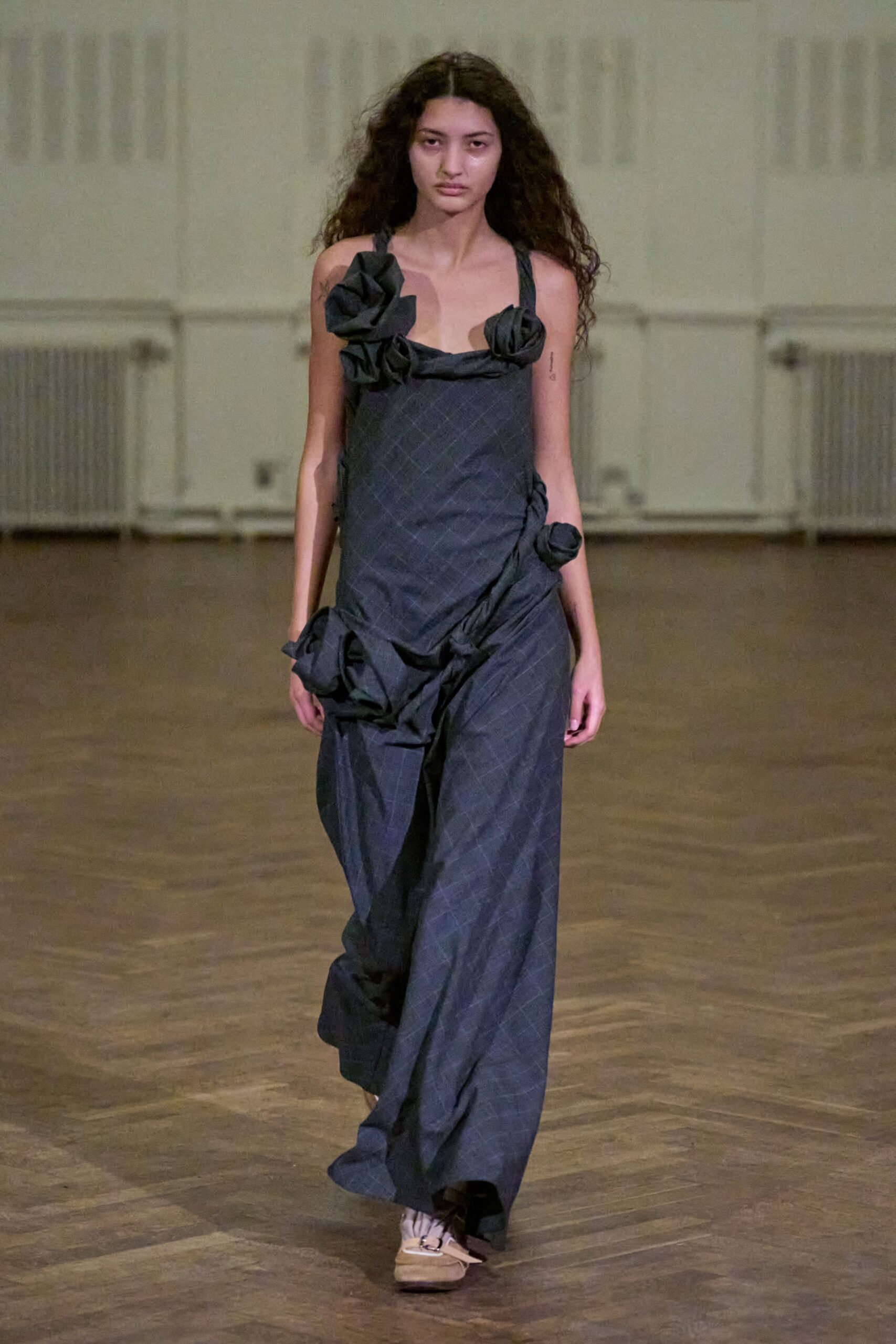 black relaxed sleeveless dress