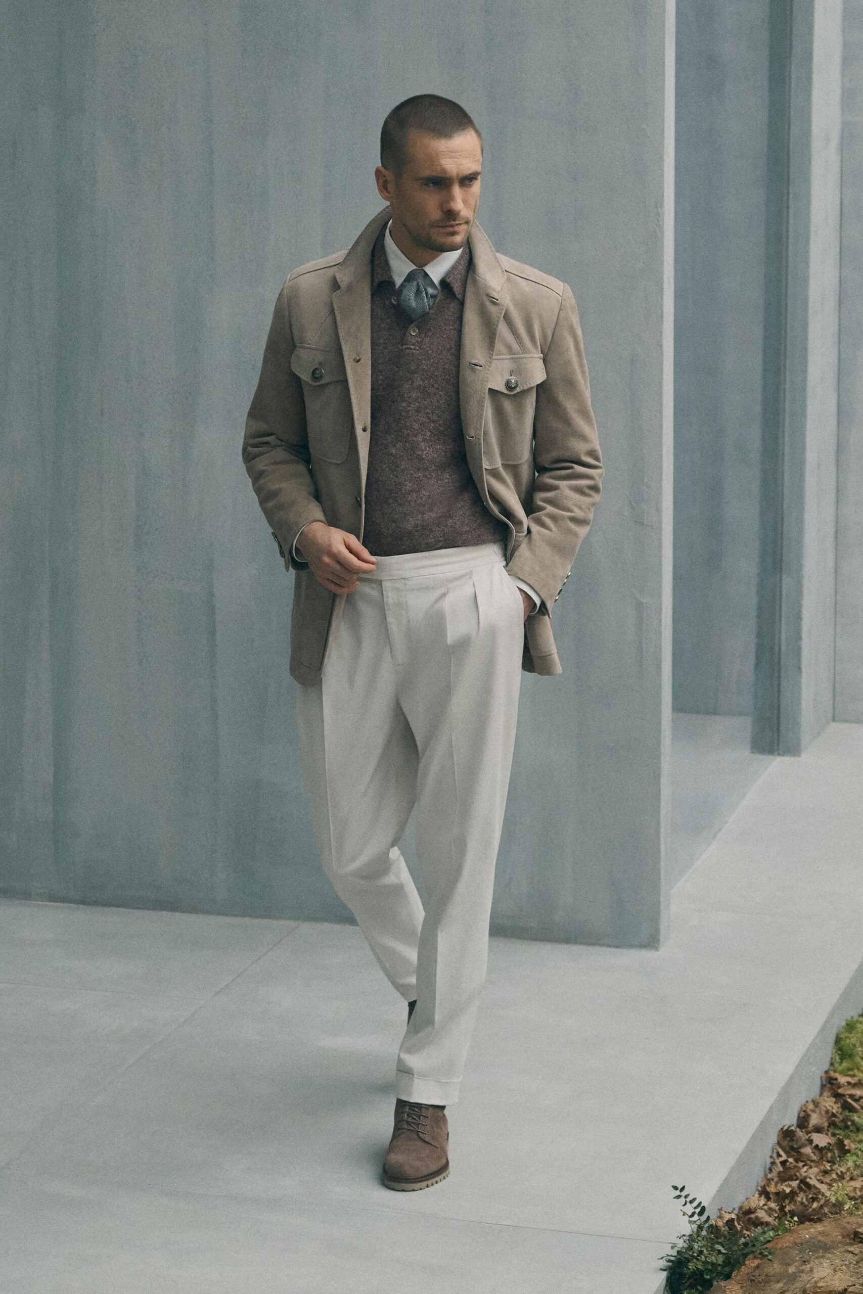 beige cotton long-sleeve collared structured buttoned jacket