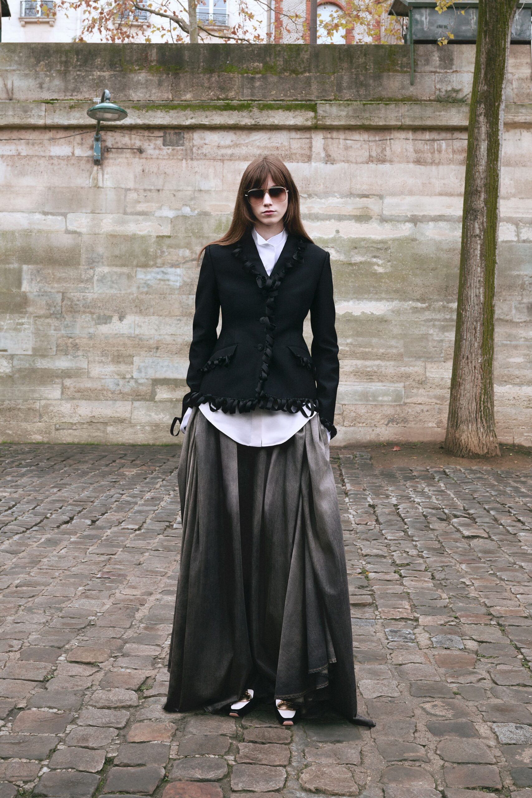 black cotton long-sleeve collared structured ruffled blazer