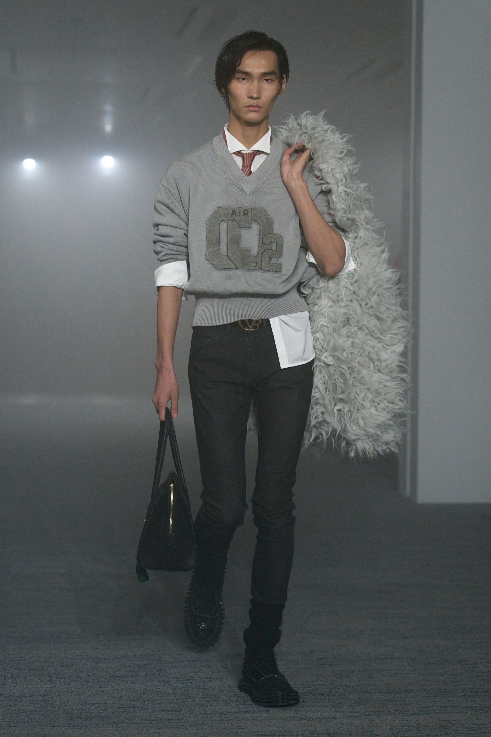 gray cotton long-sleeve v-neck relaxed printed sweater