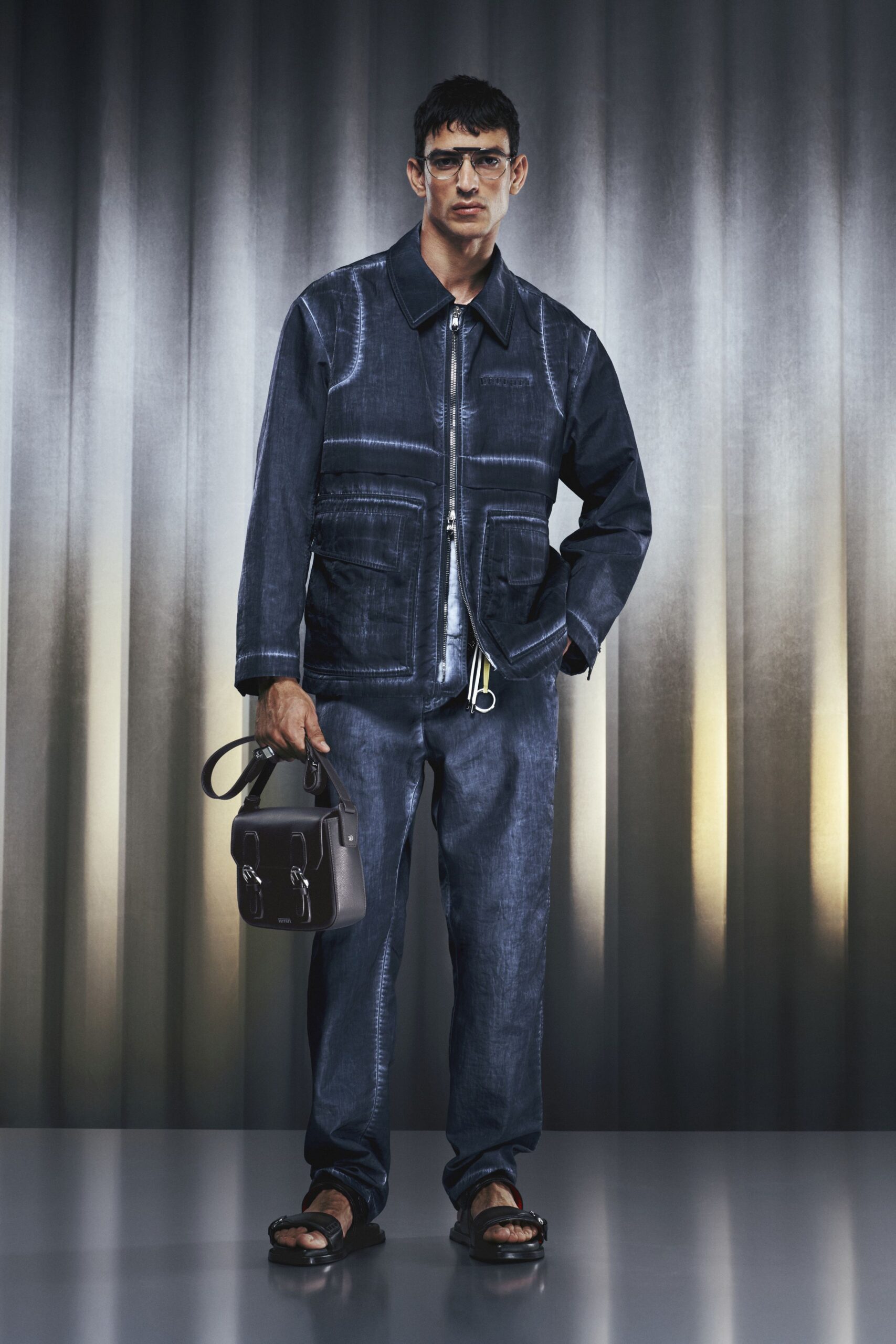 blue denim long-sleeve collared relaxed zippered buttoned jacket