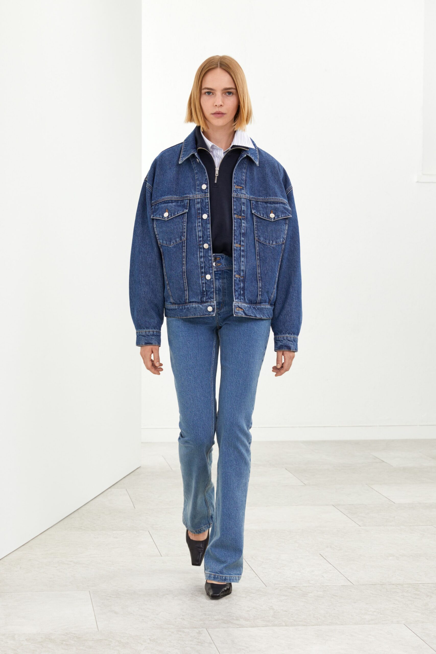 blue denim long-sleeve collared oversized buttoned jacket