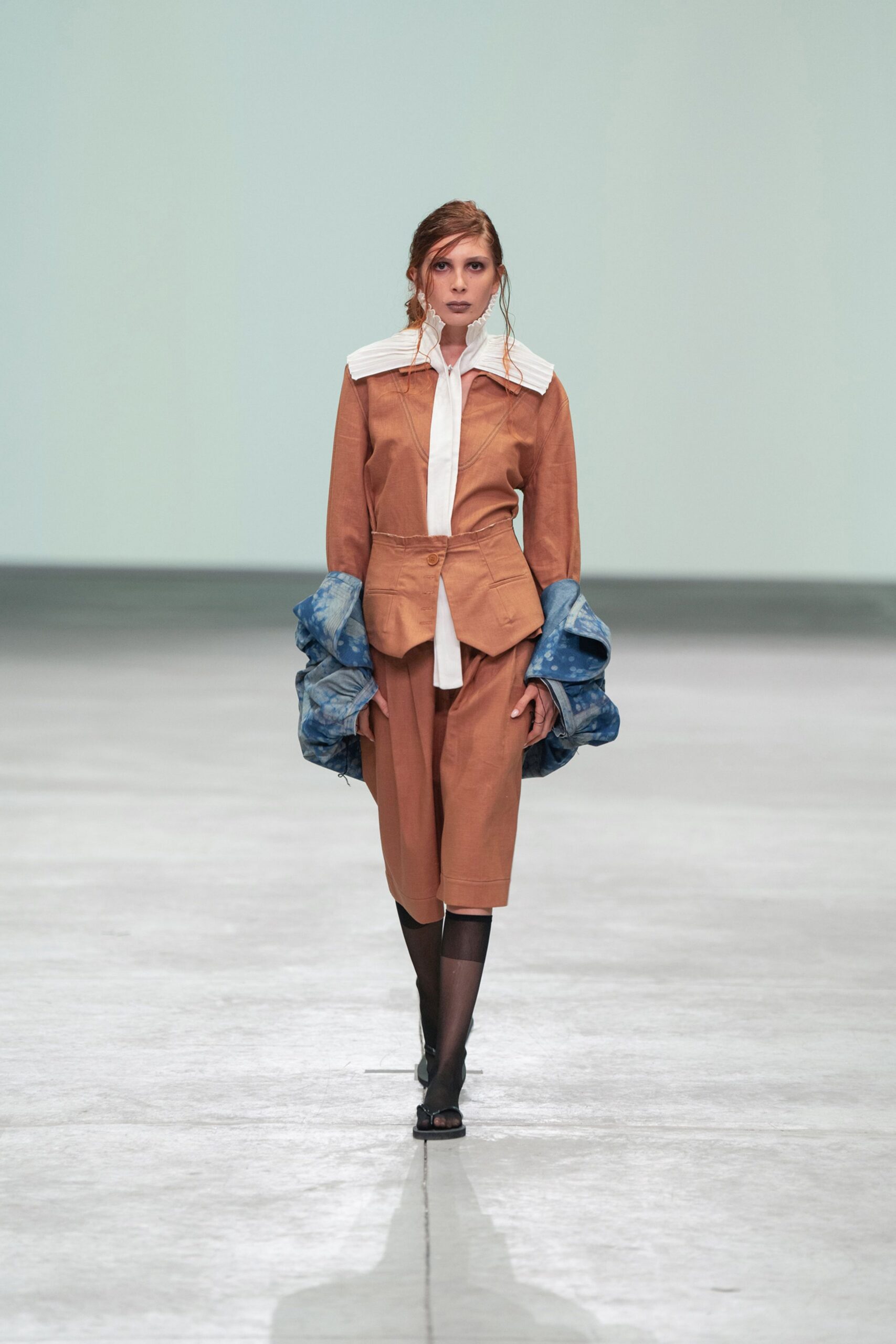 brown cotton long-sleeve collared tailored buttoned jacket