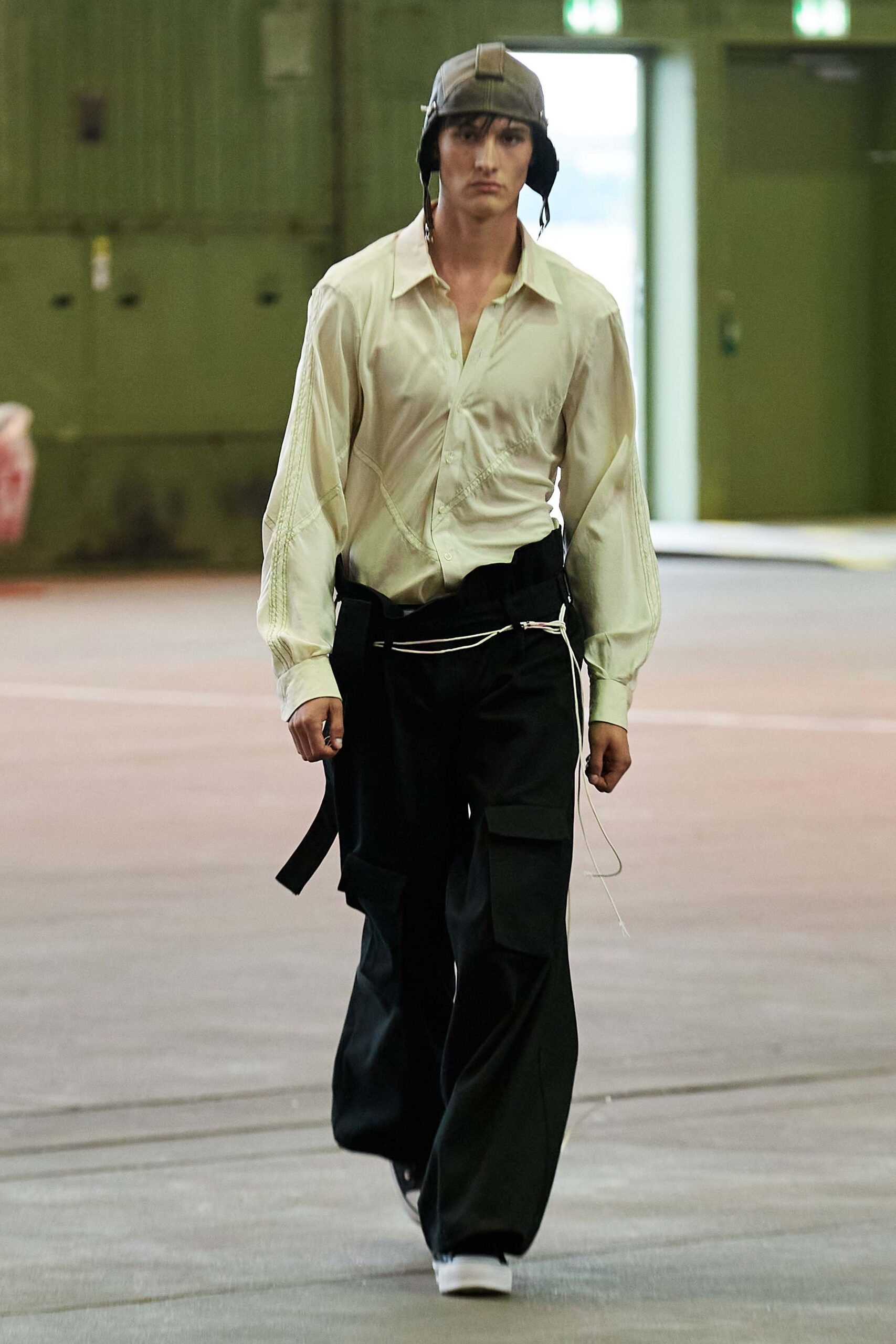 black cotton relaxed cargo pants