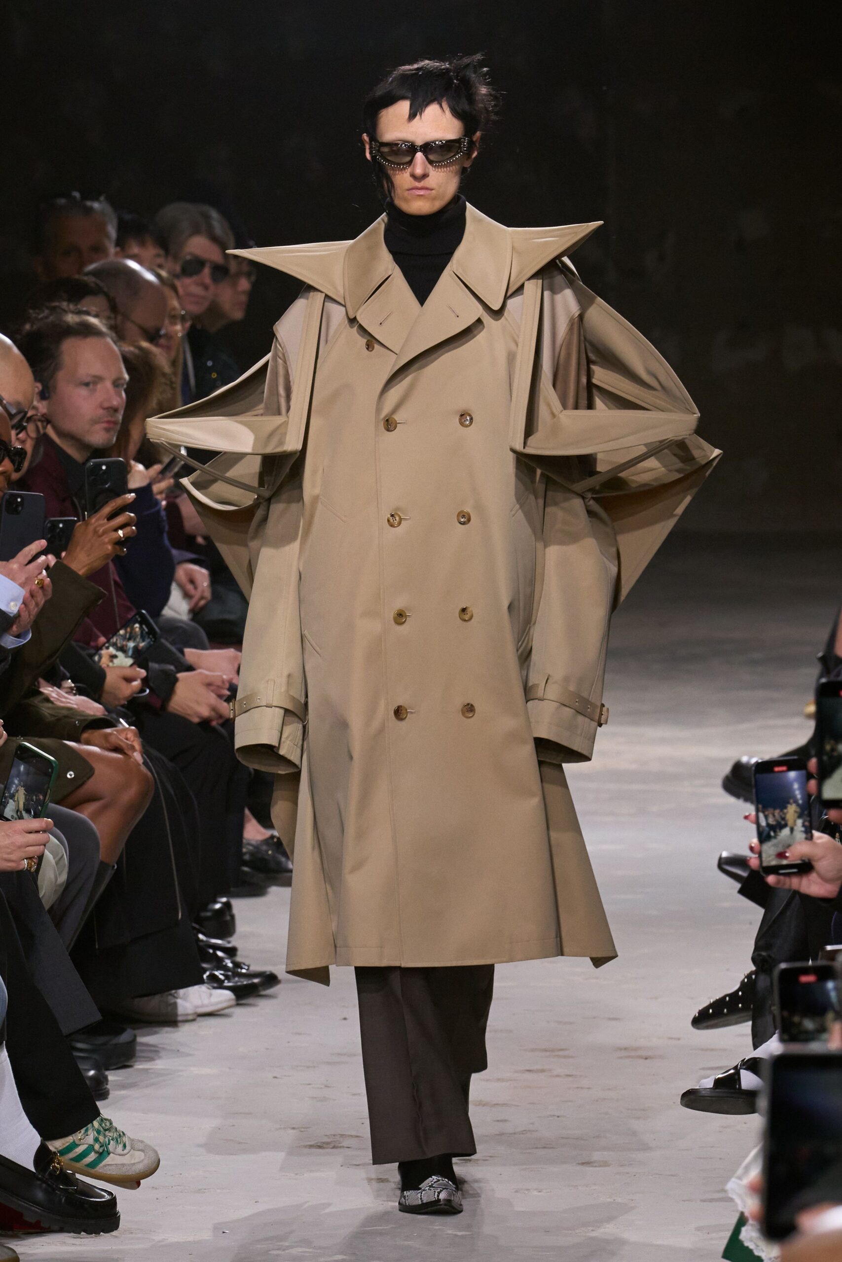 beige cotton long-sleeve collared oversized layered coat