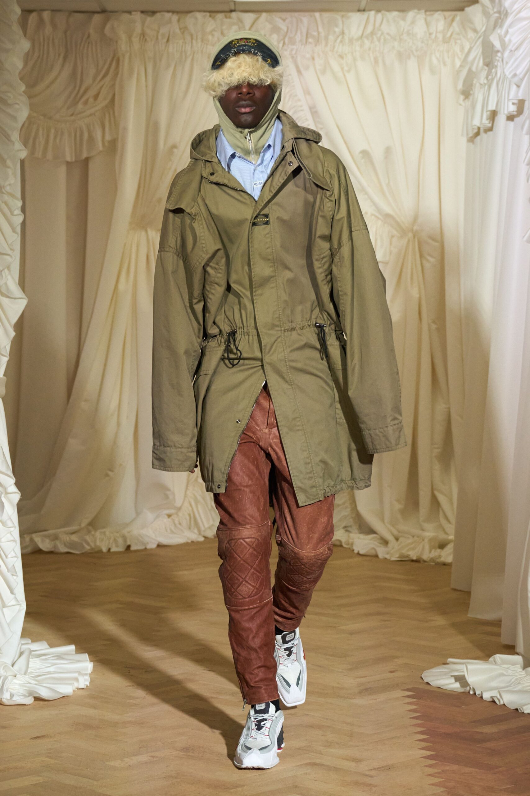 green cotton long-sleeve collared oversized zippered parka