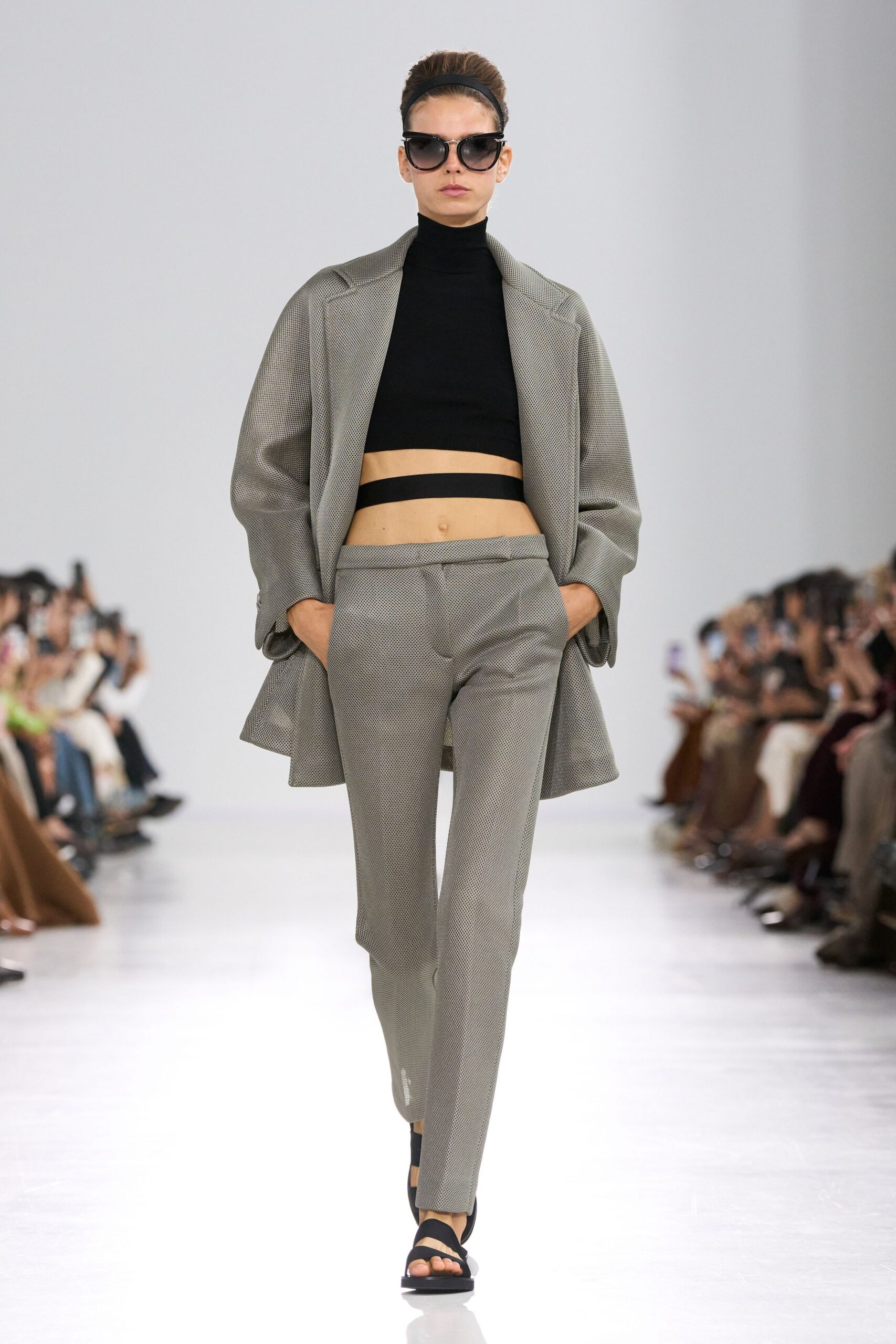 gray cotton long-sleeve collared structured buttoned jacket
