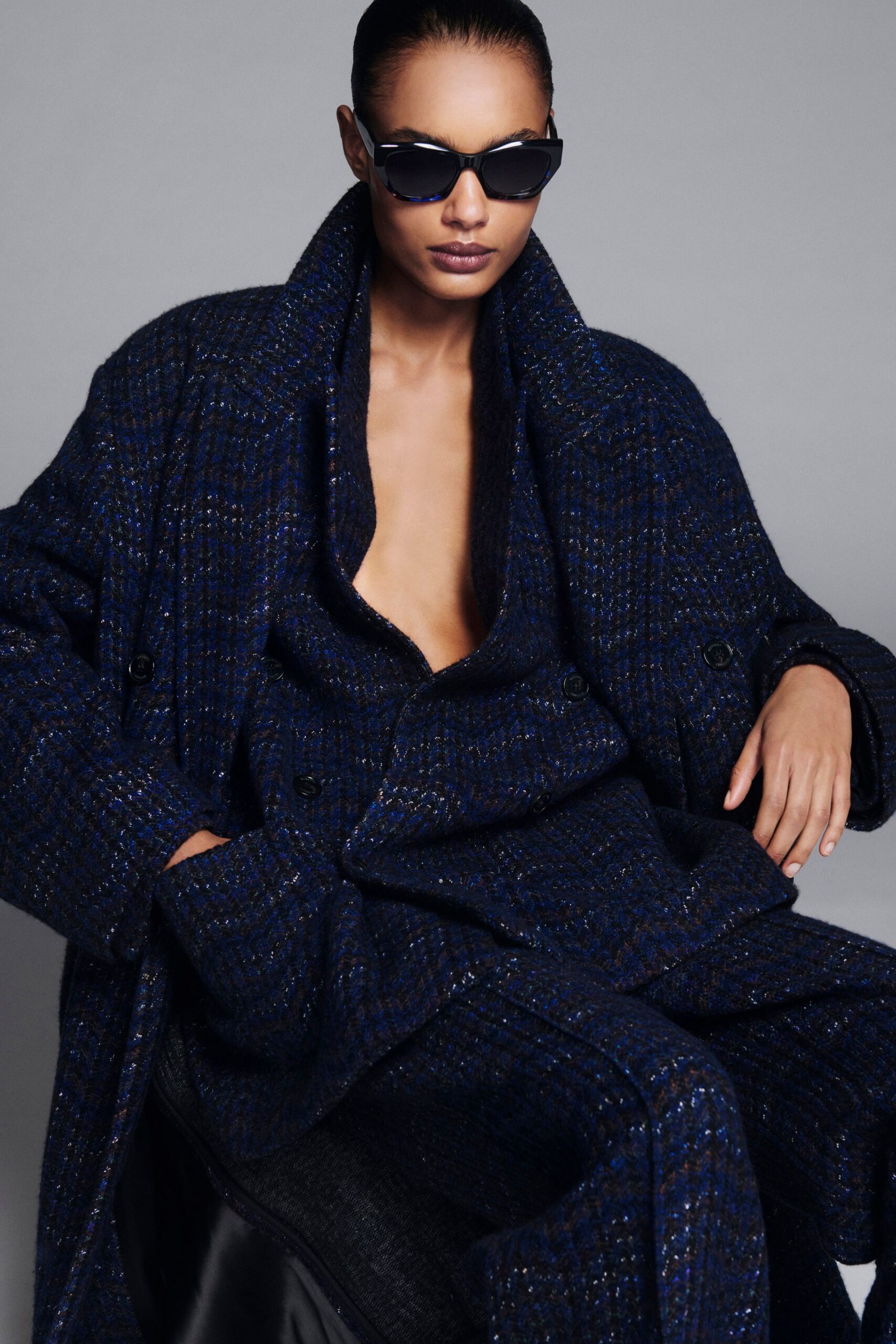 blue tweed long-sleeve collared relaxed buttoned layered coat
