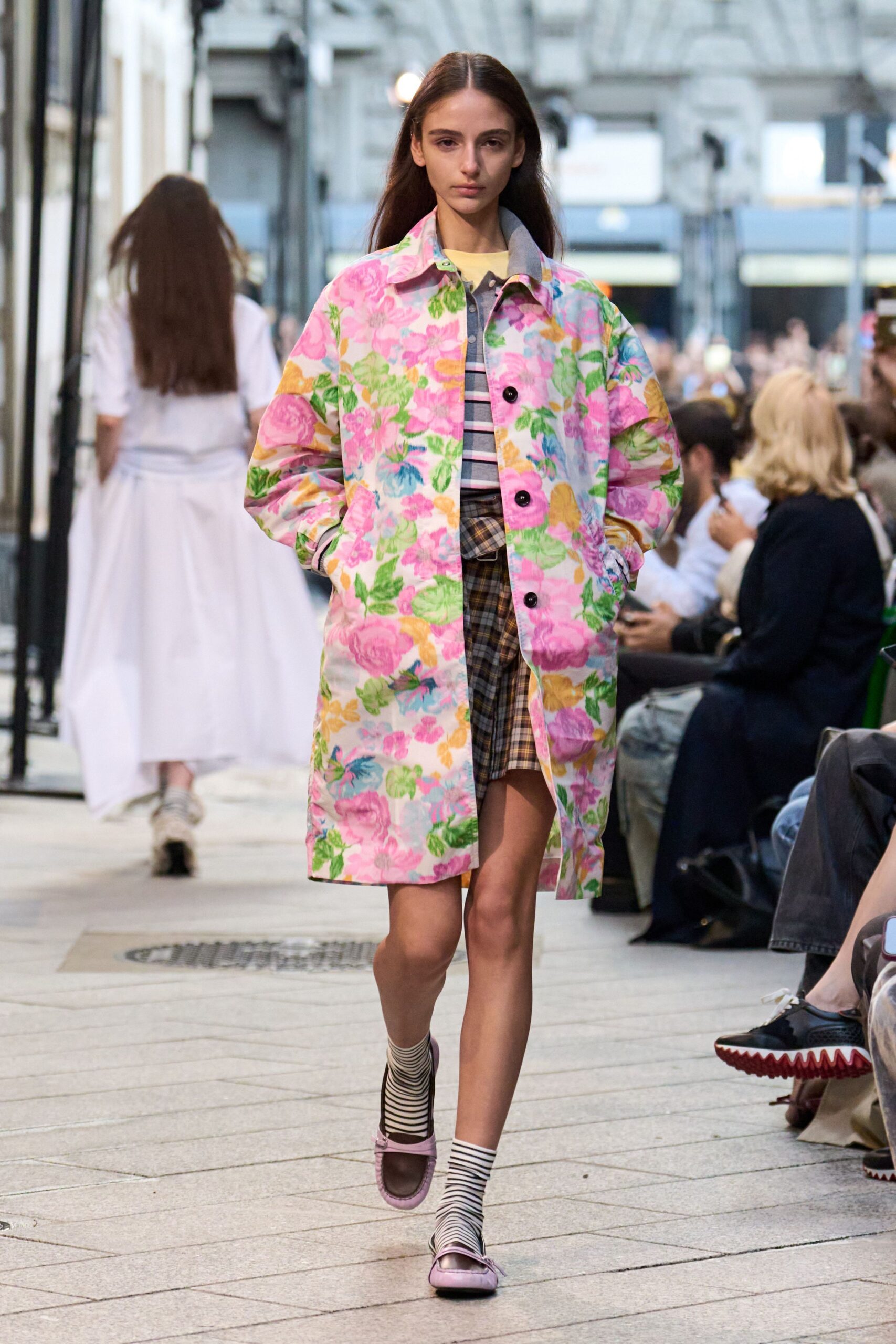 pink cotton long-sleeve collared relaxed floral coat