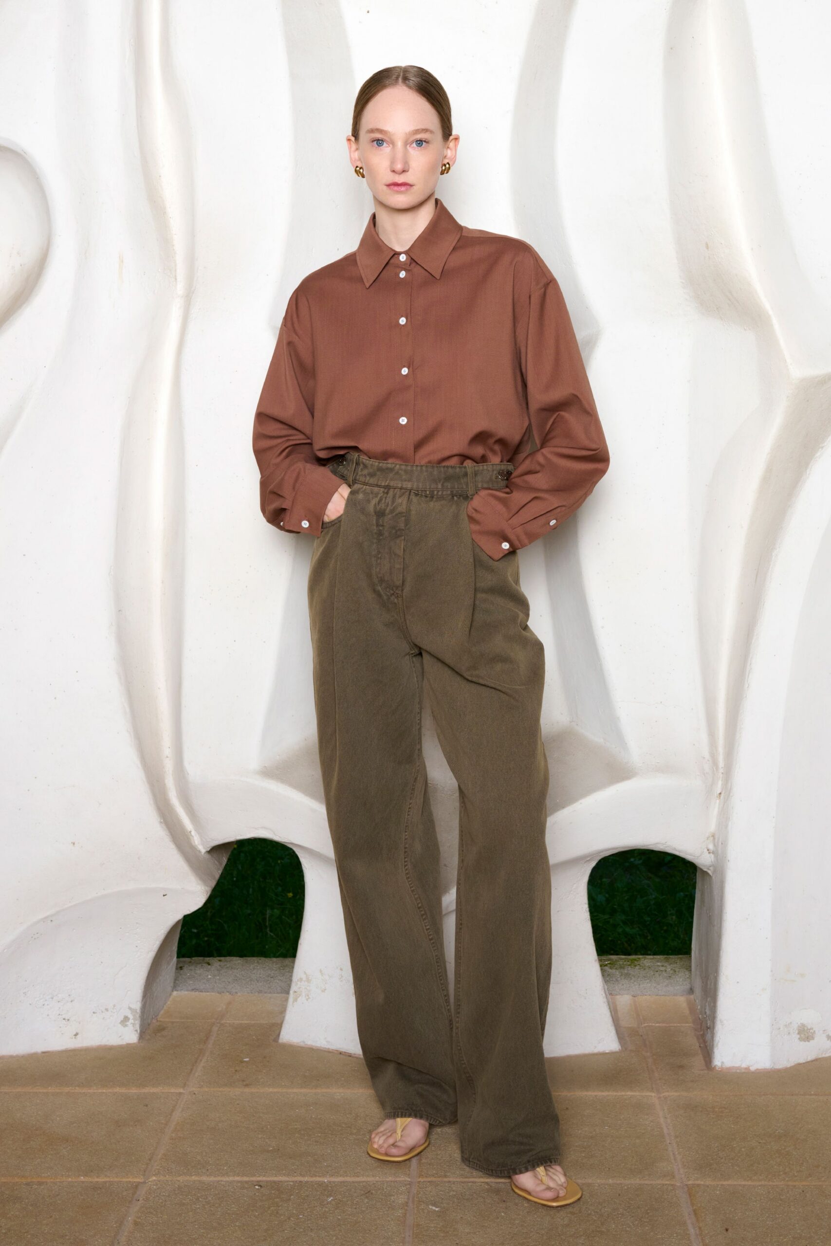 brown cotton long-sleeve collared relaxed buttoned shirt