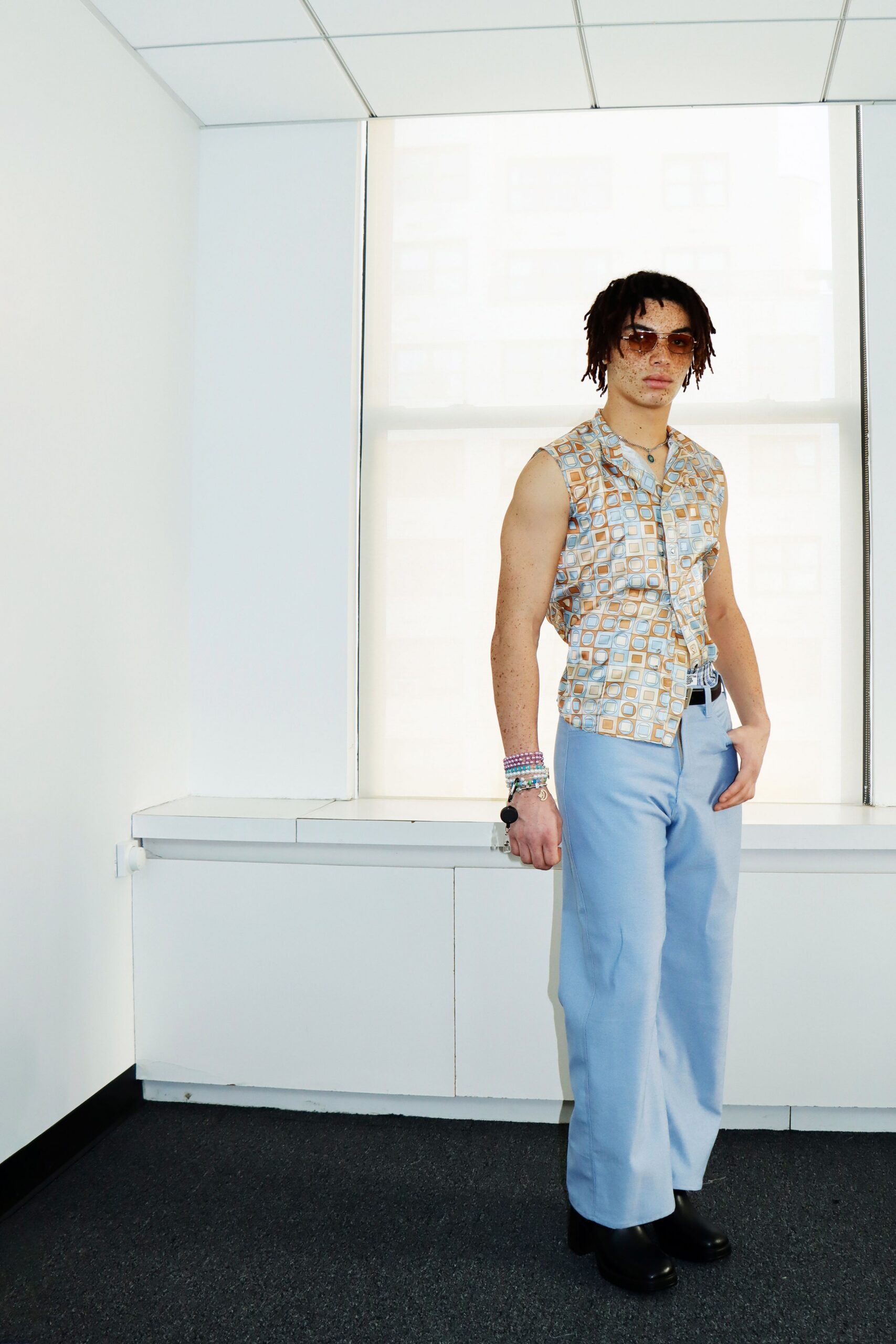 multi cotton sleeveless collared fitted printed shirt