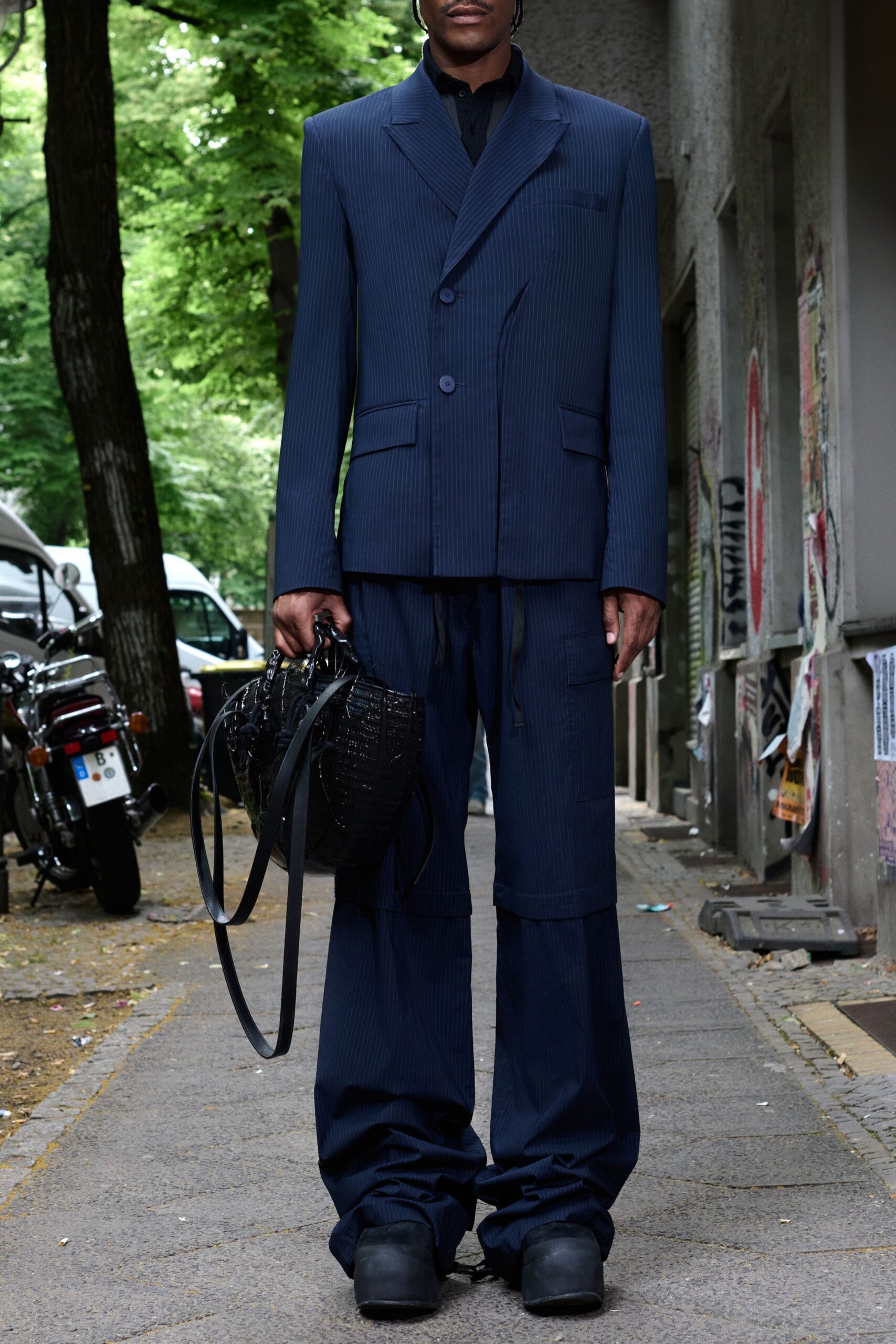 blue cotton long-sleeve collared tailored buttoned pleated suit
