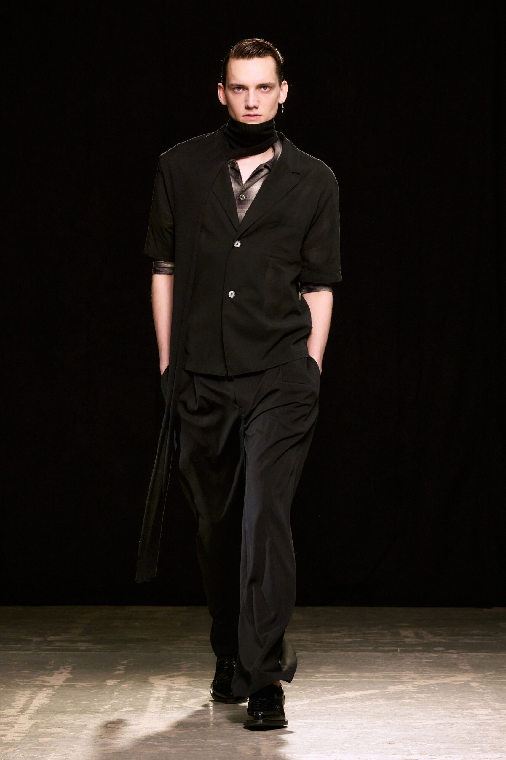 black cotton short-sleeve collared tailored buttoned blazer