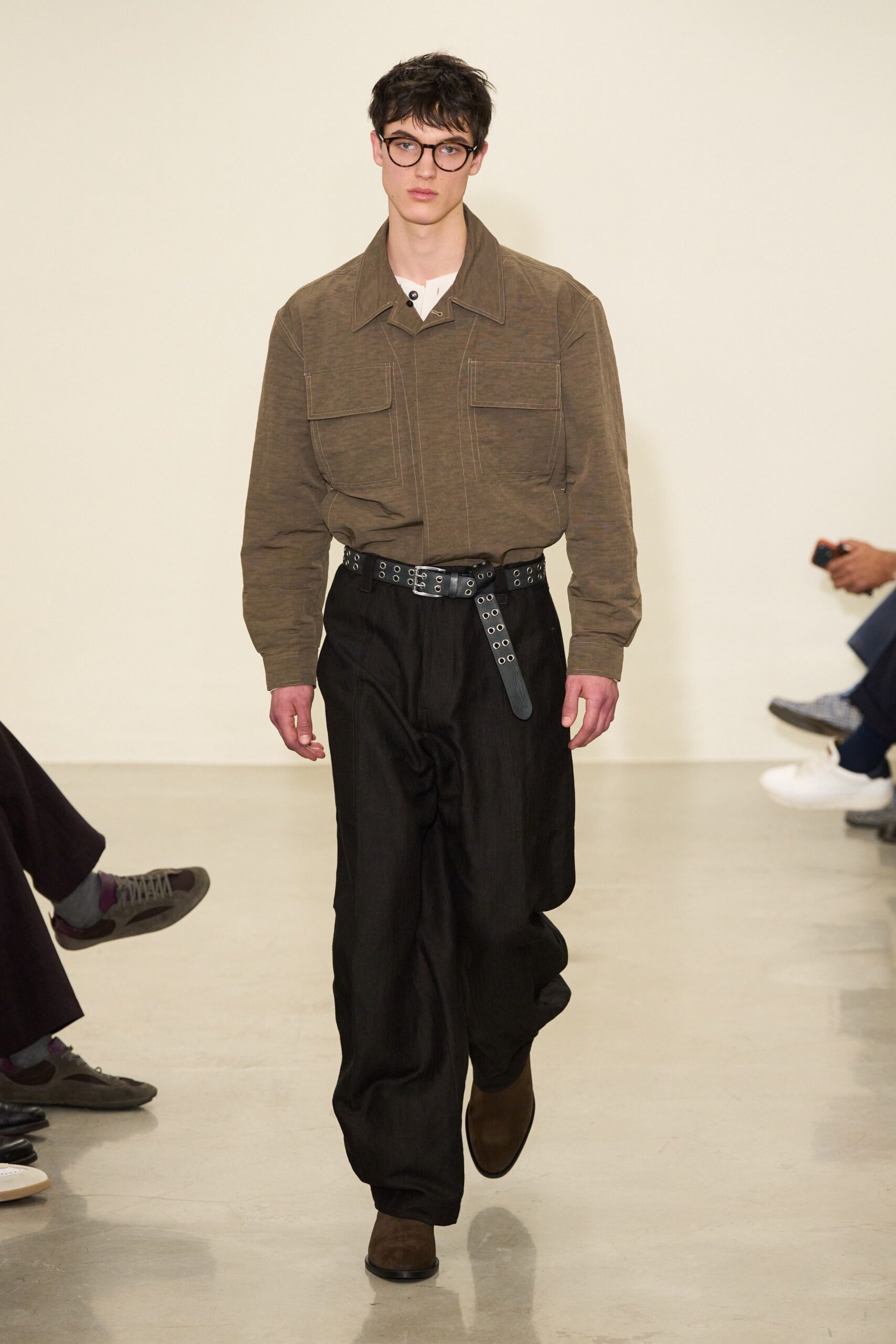 brown cotton long-sleeve collared relaxed buttoned shirt