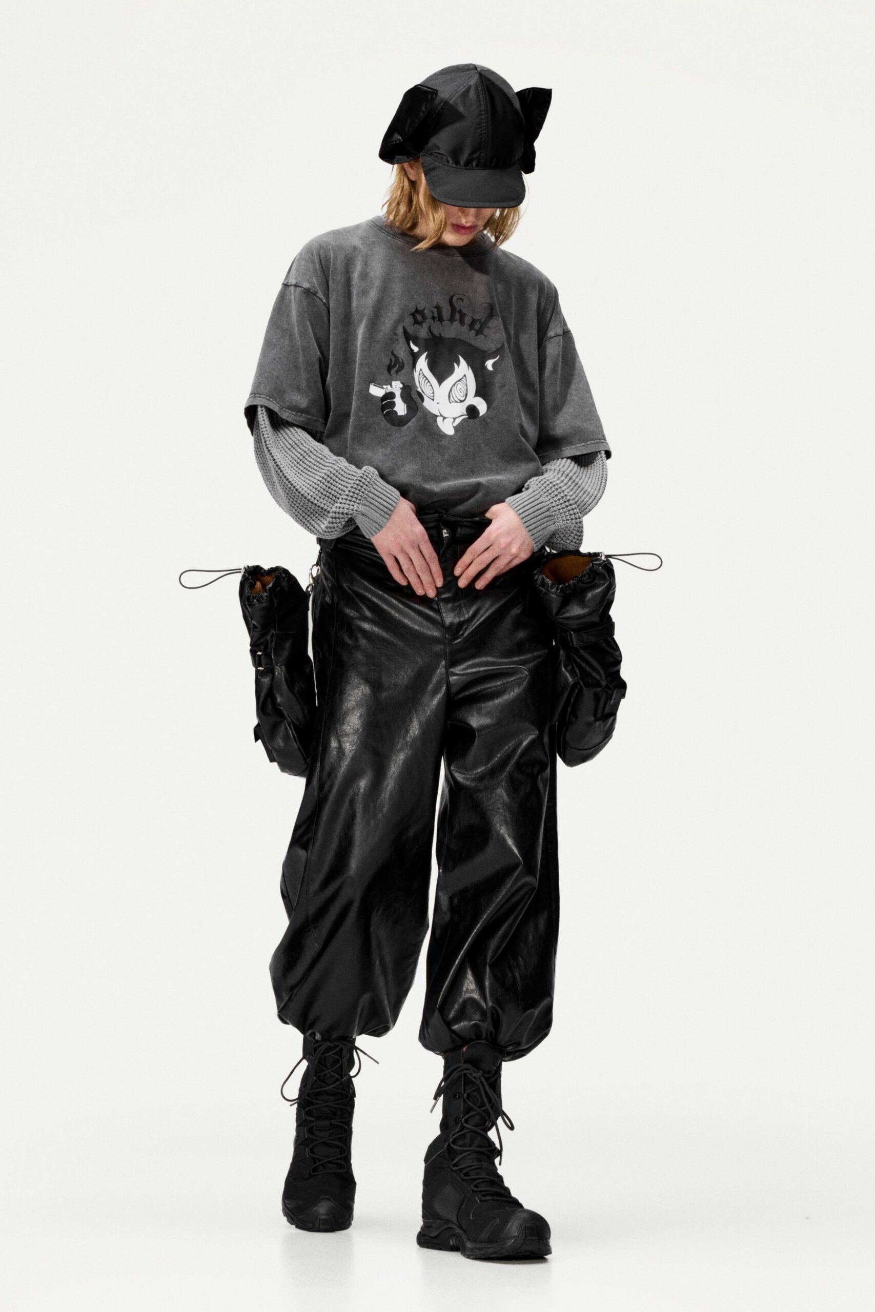 gray t-shirt black cargo pants