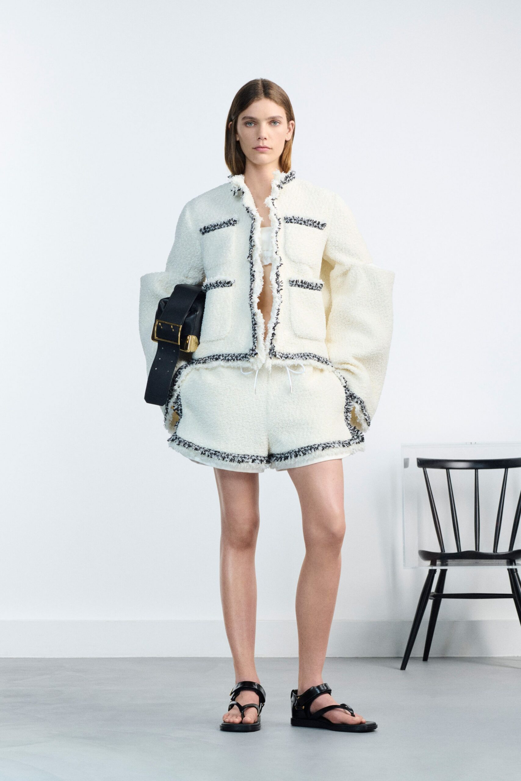 white tweed long-sleeve collared relaxed buttoned fringed jacket