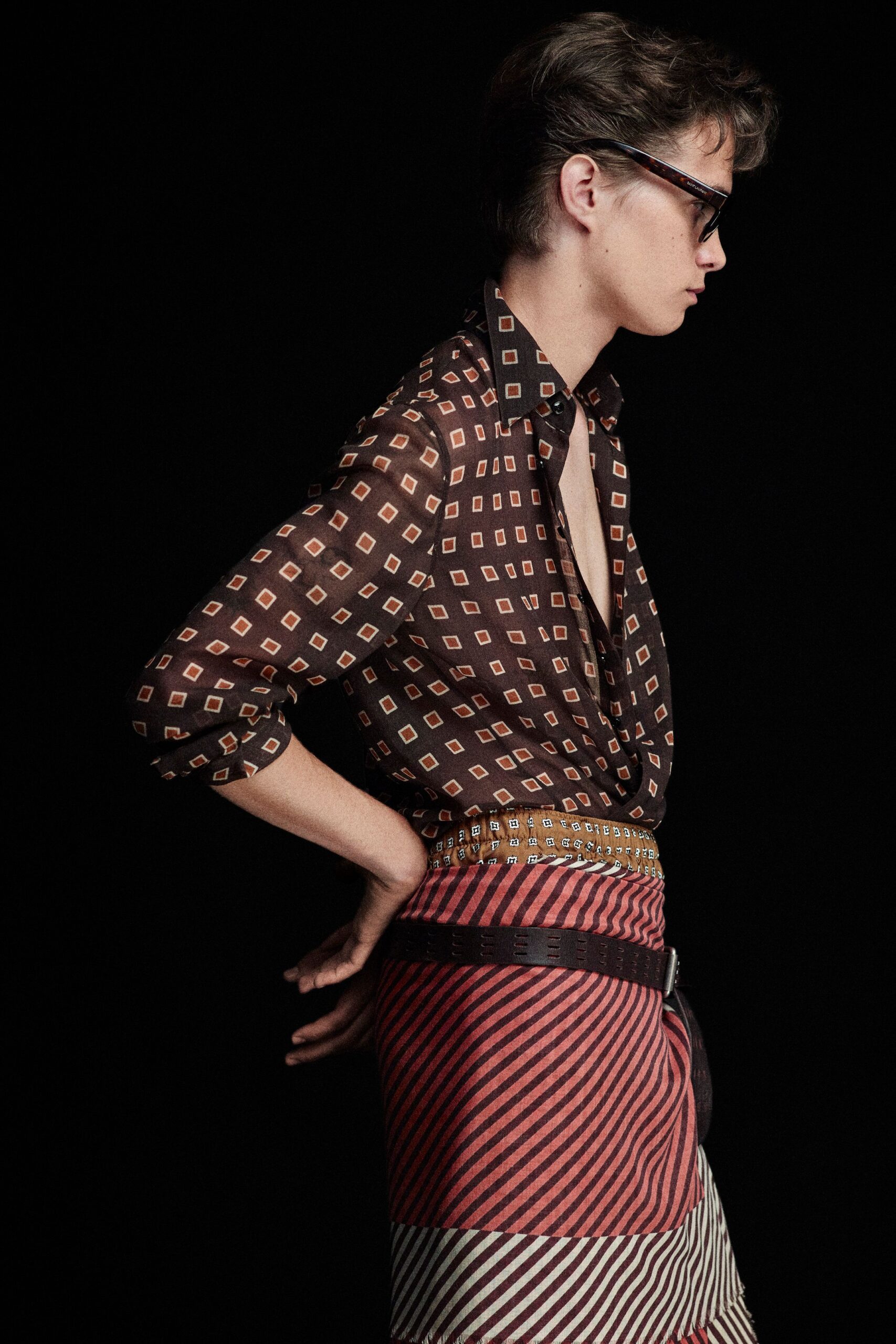 black silk long-sleeve v-neck fitted printed shirt