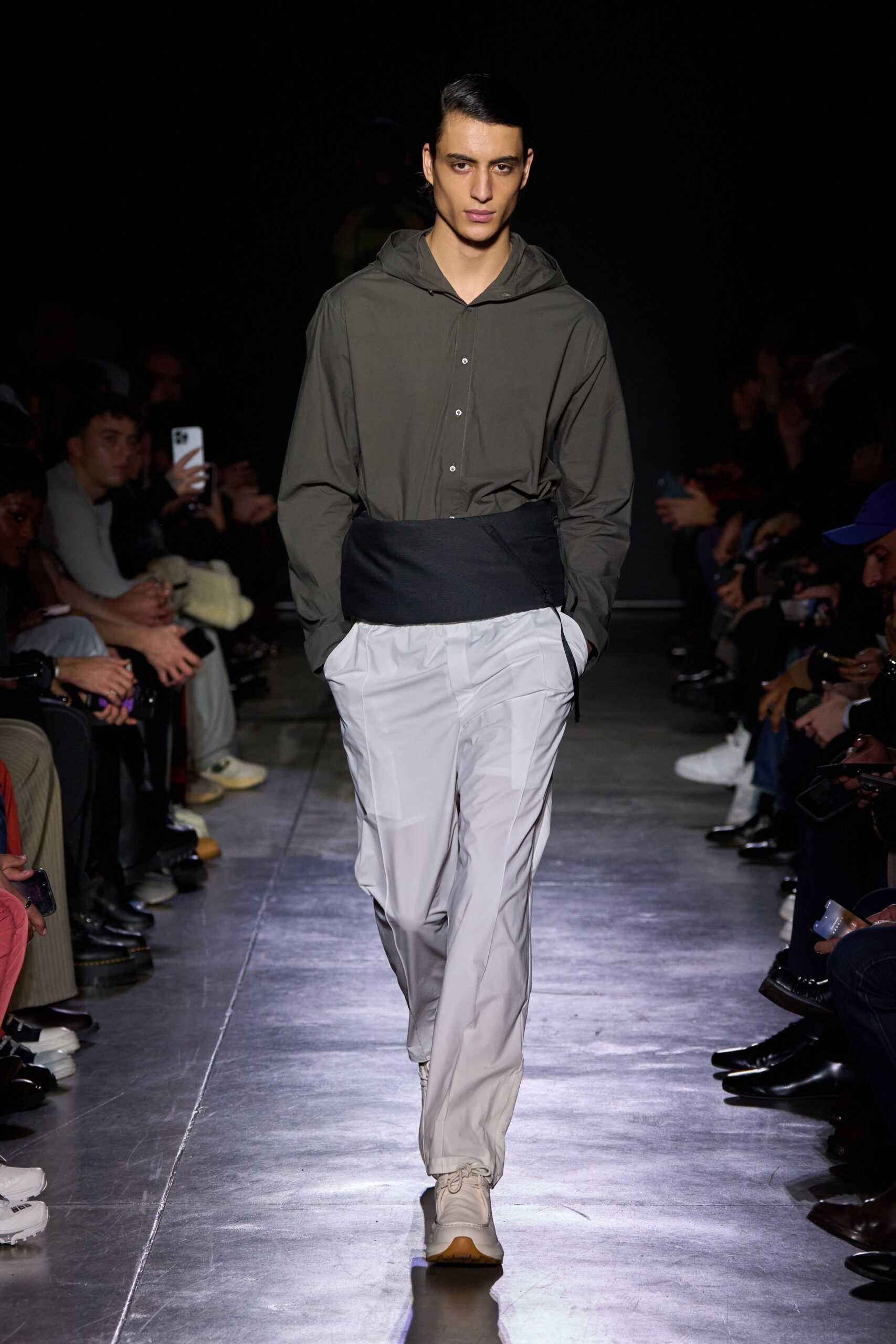 white cotton relaxed zippered pants