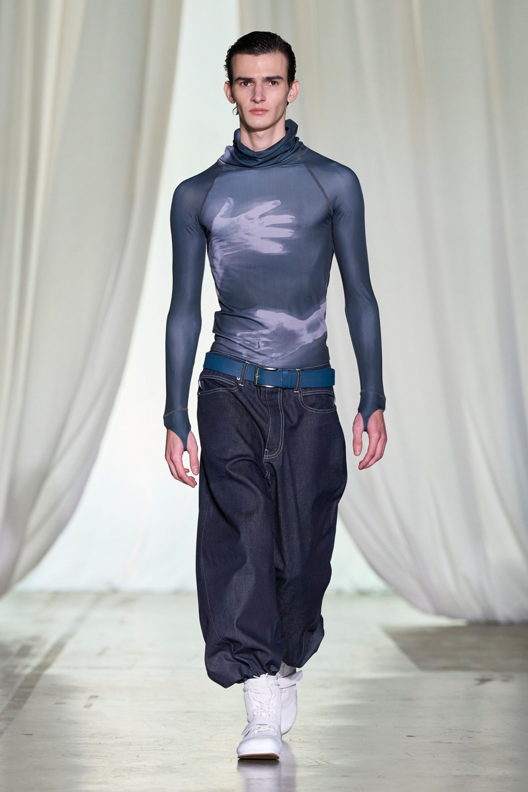 blue printed fitted top with relaxed denim pants