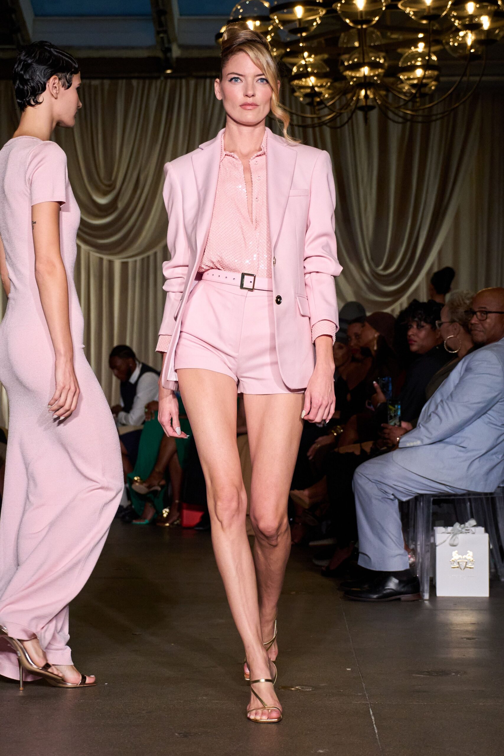 pink cotton long-sleeve collared tailored buttoned blazer