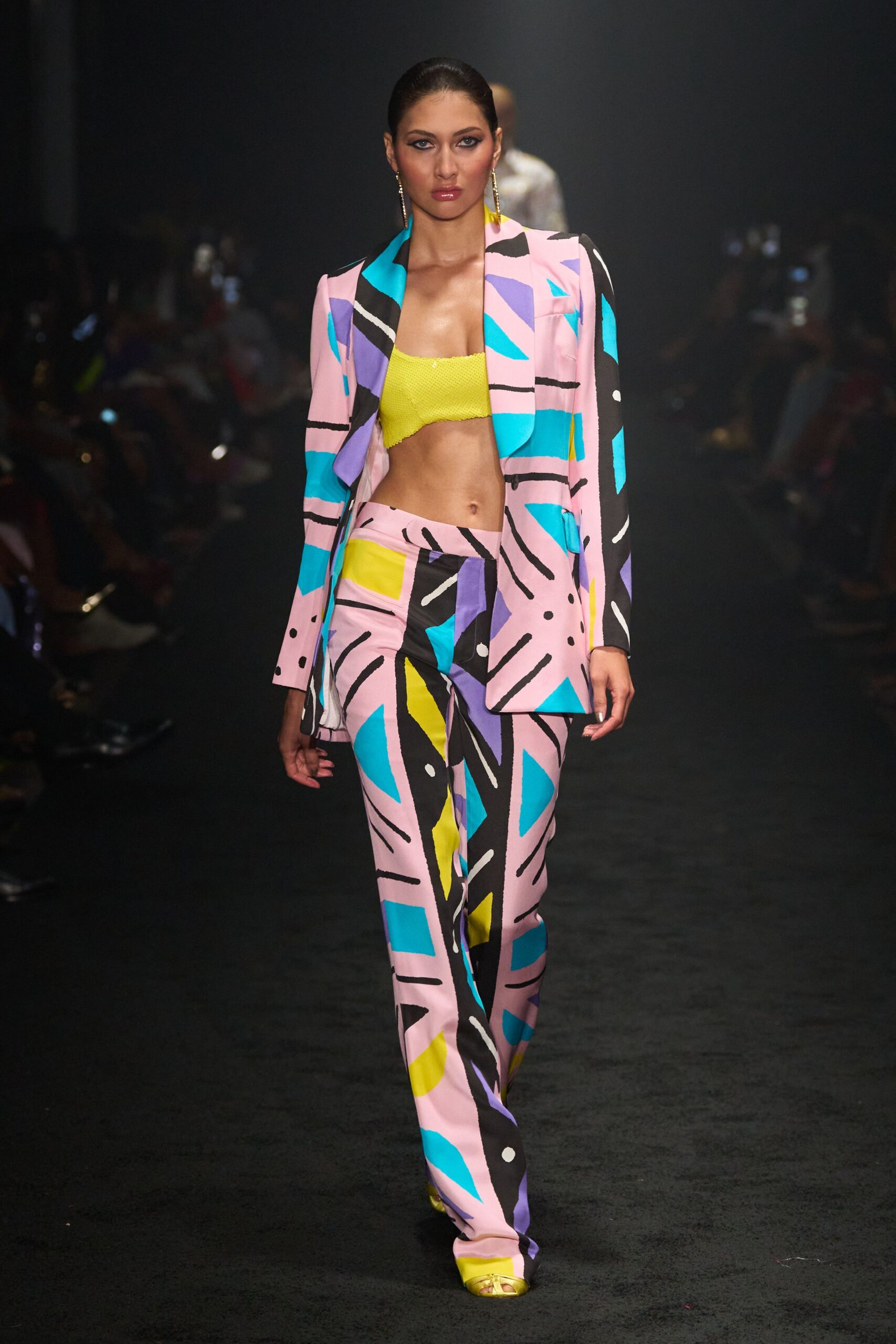 pink long-sleeve collared tailored printed blazer