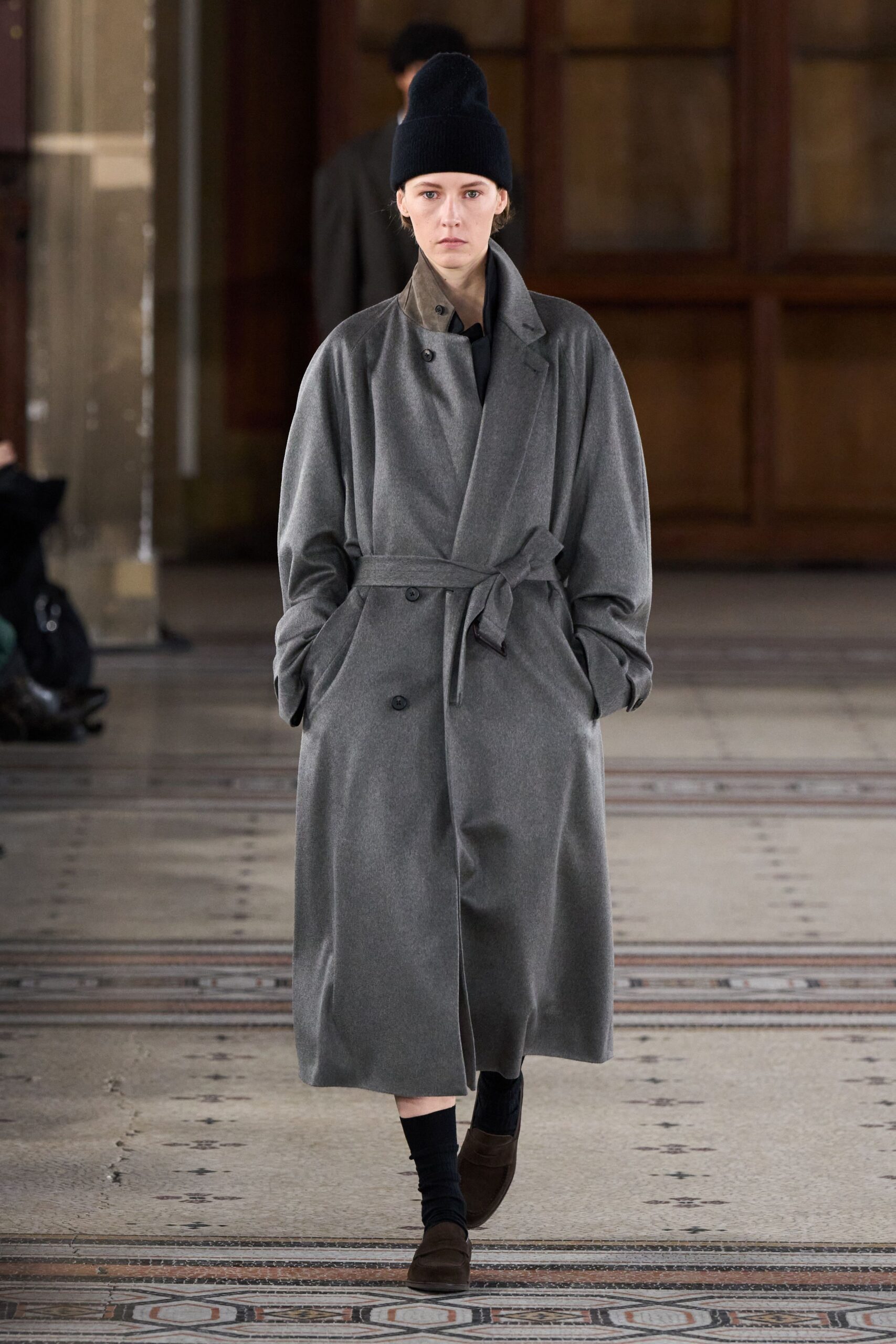 gray wool long-sleeve collared oversized belted coat