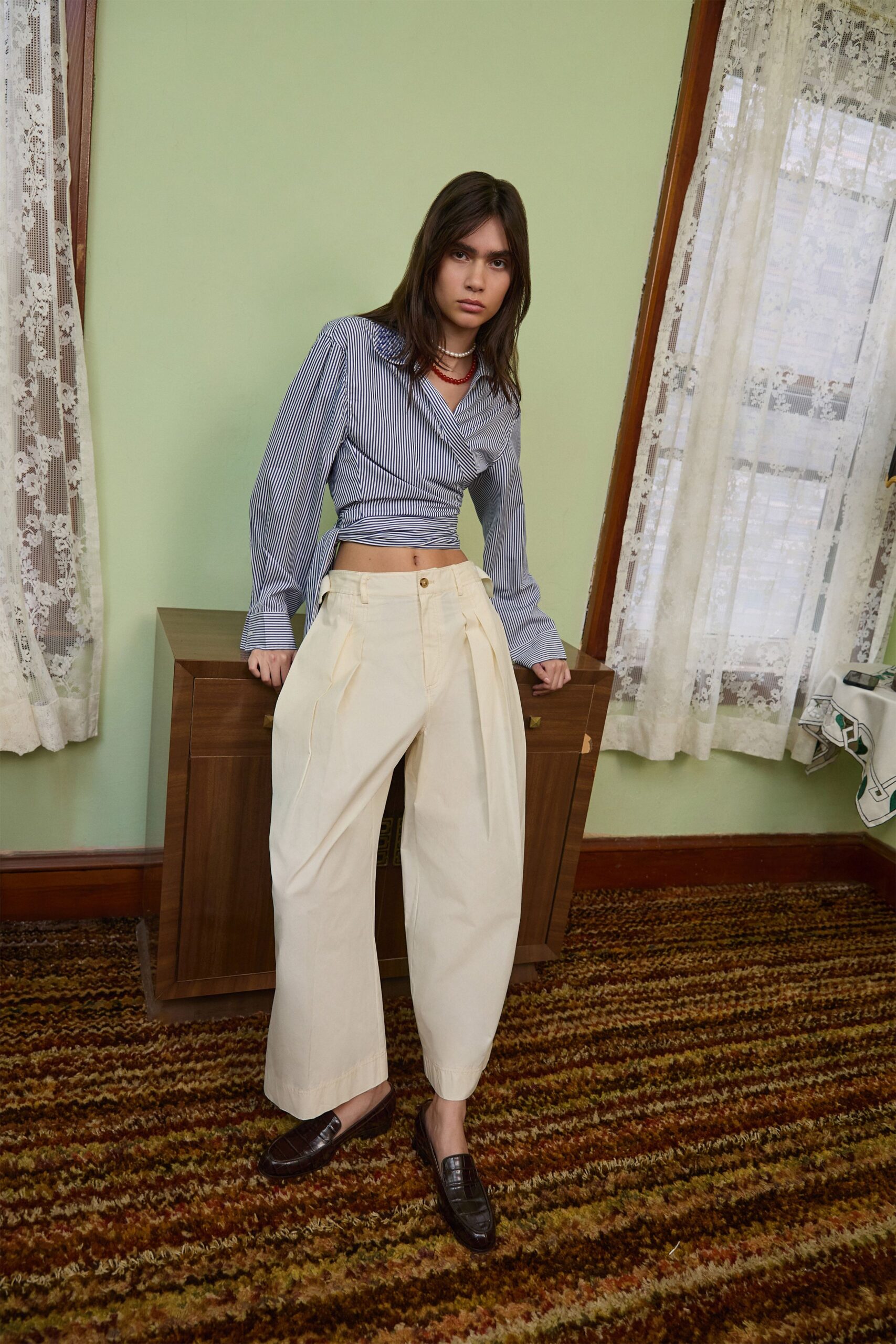 blue cotton long-sleeve collared fitted striped cropped shirt
