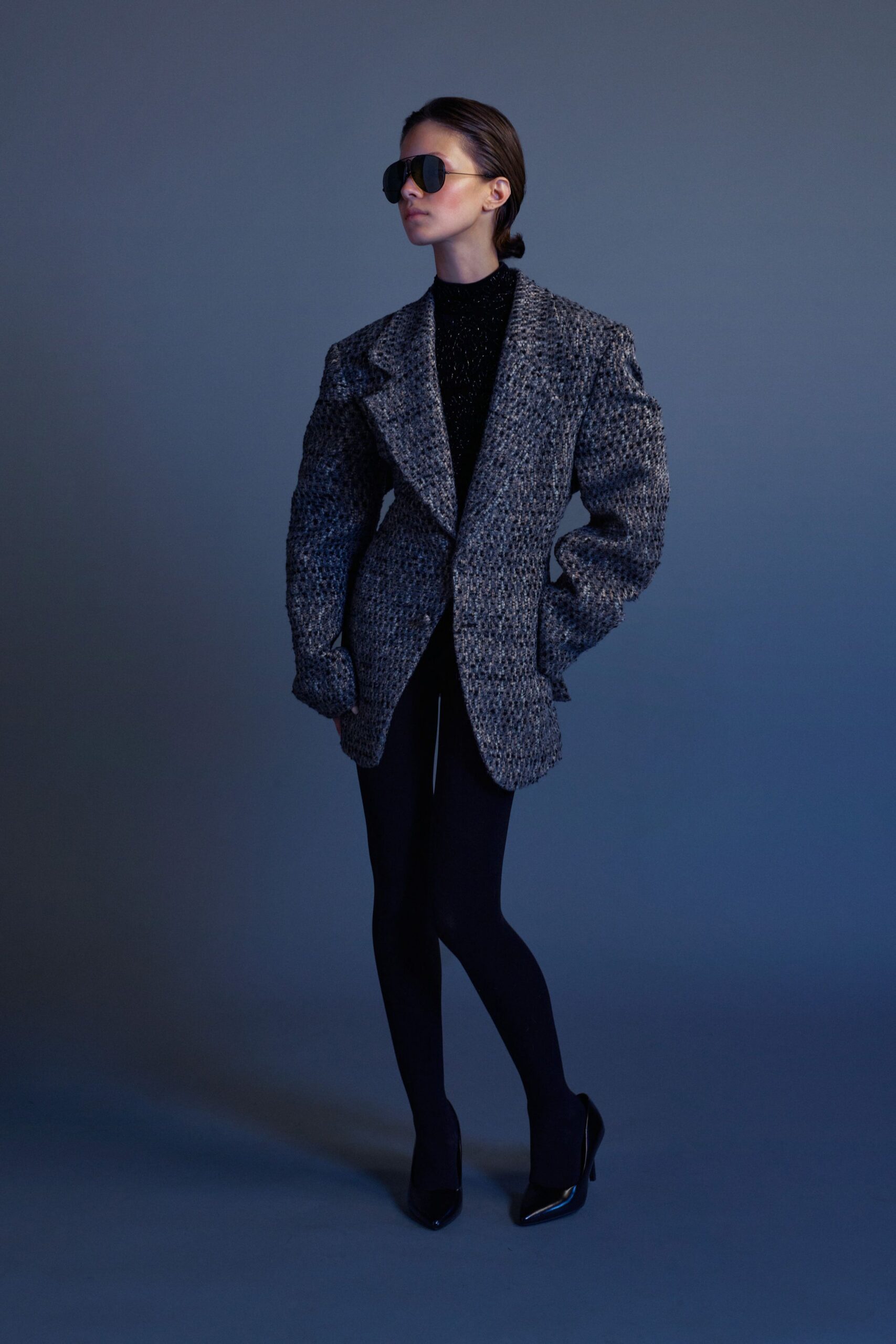 gray tweed long-sleeve collared oversized buttoned blazer