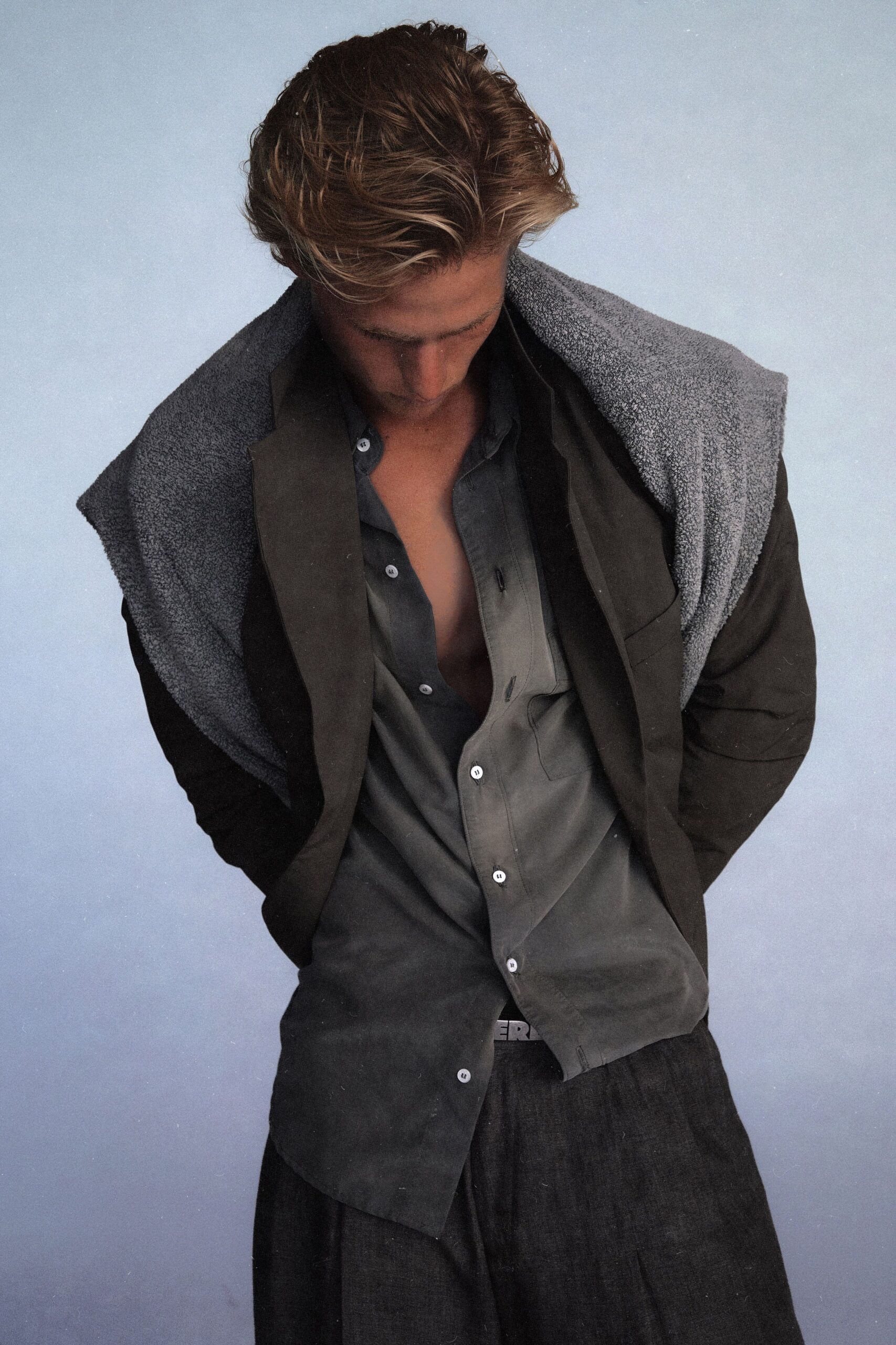 black blazer gray shirt relaxed pants