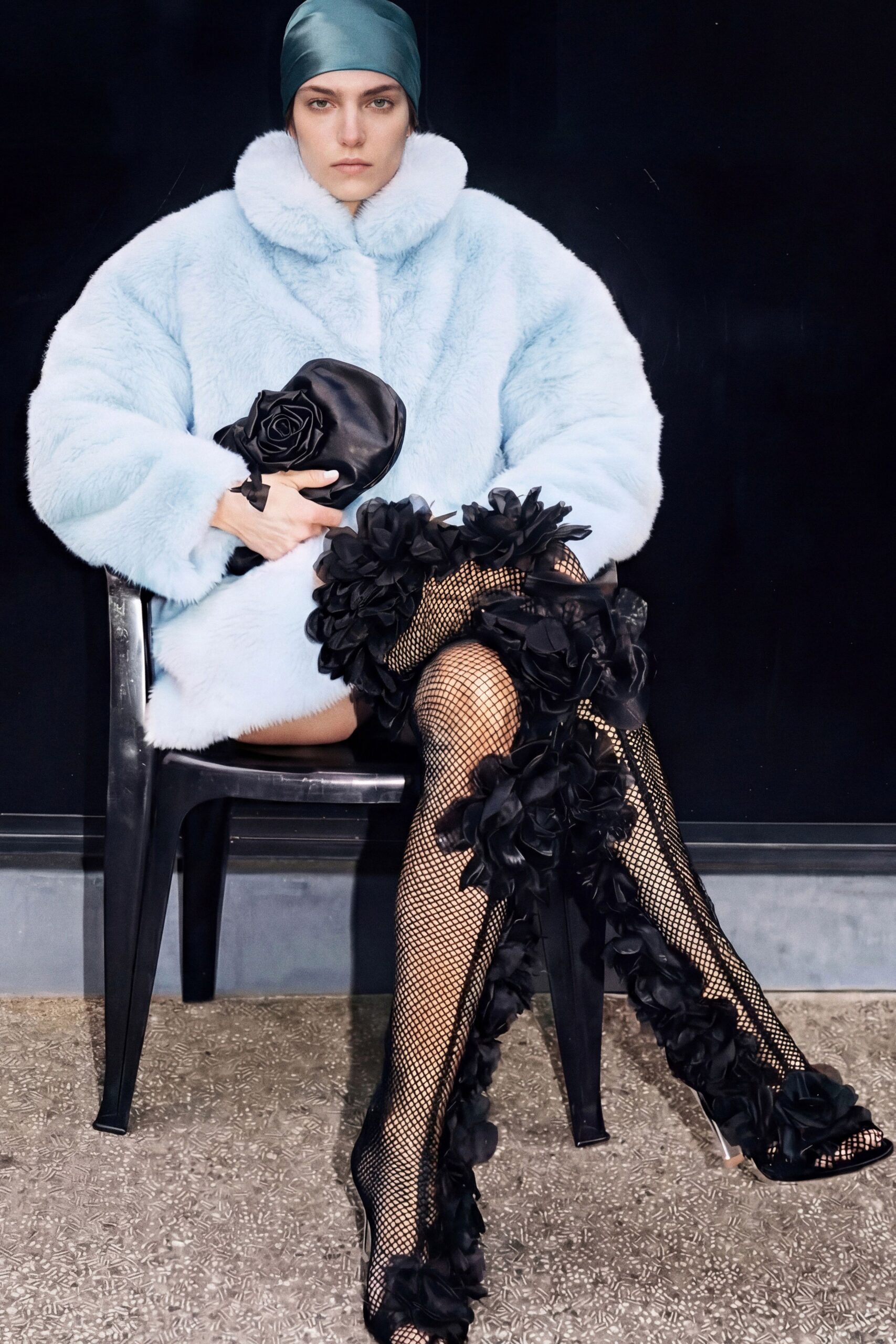 blue faux-fur long-sleeve collared relaxed short coat