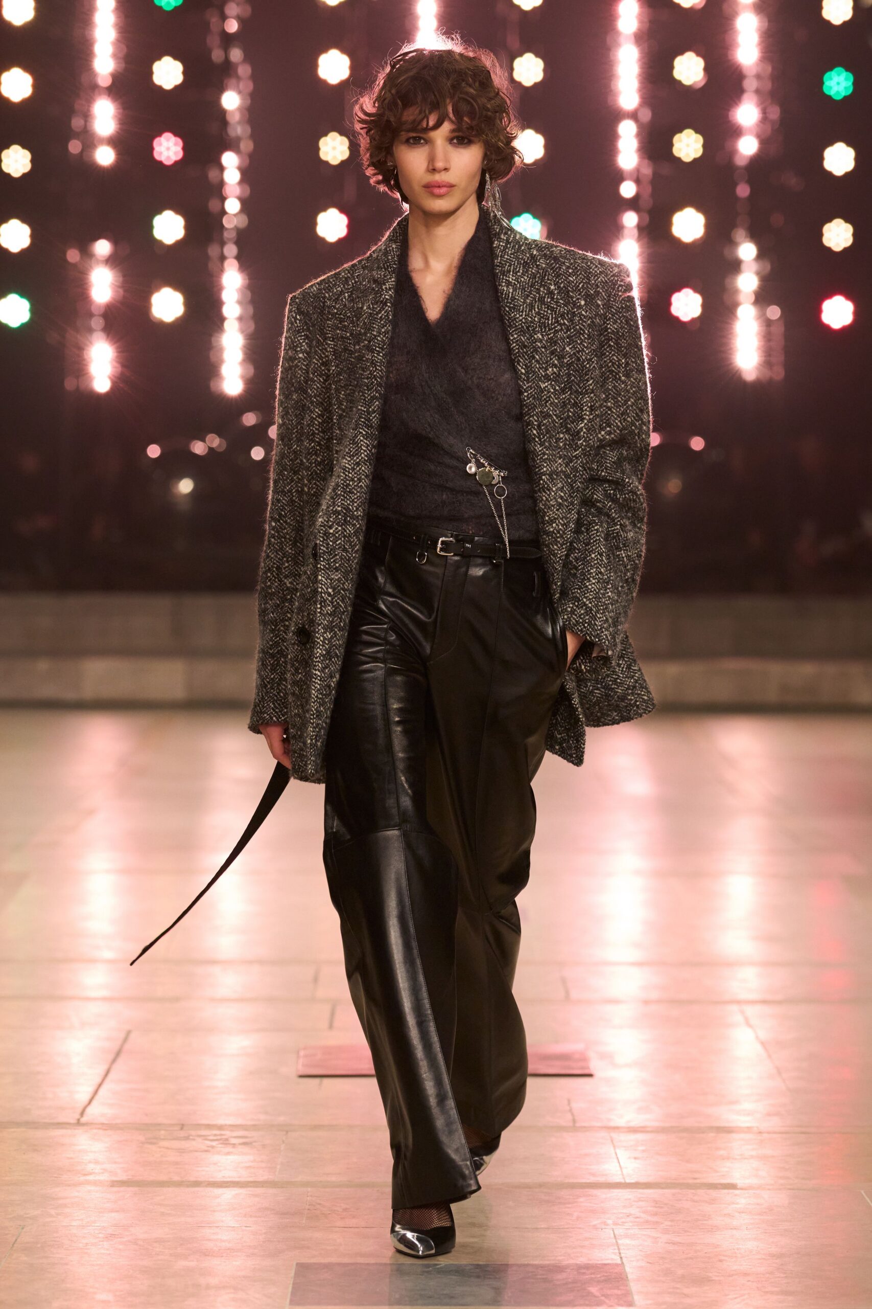 gray tweed long-sleeve collared relaxed buttoned jacket