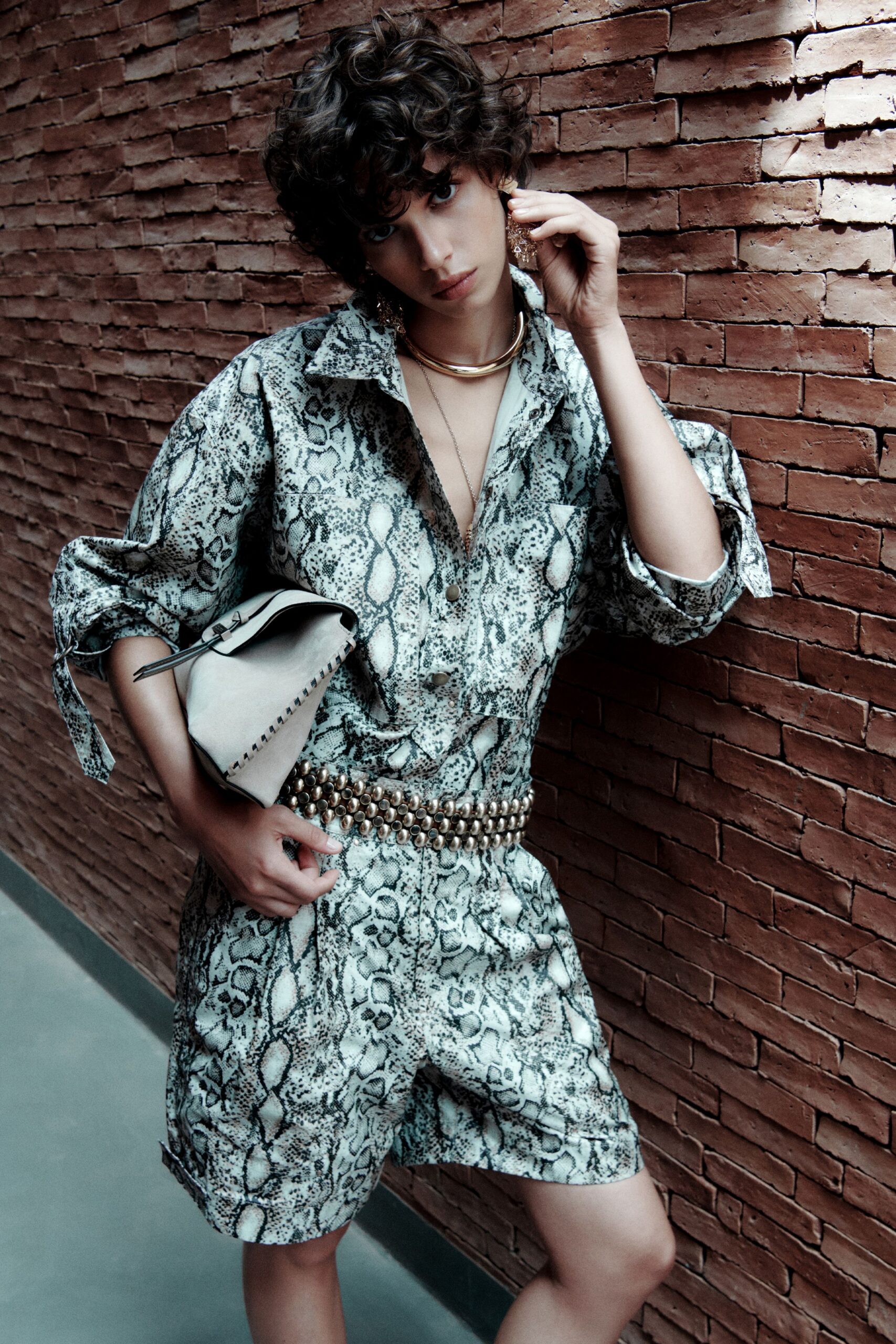 printed shirt and shorts outfit