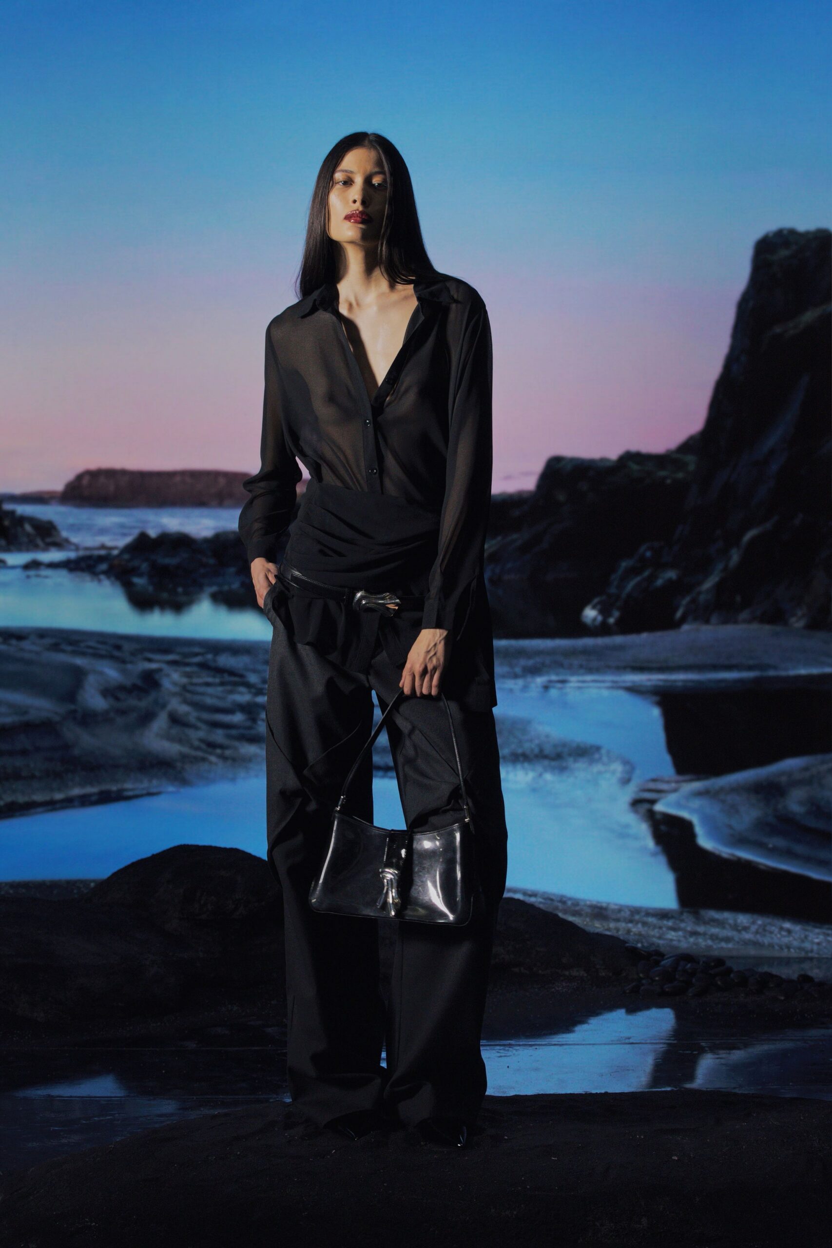 black silk long-sleeve collared fitted shirt