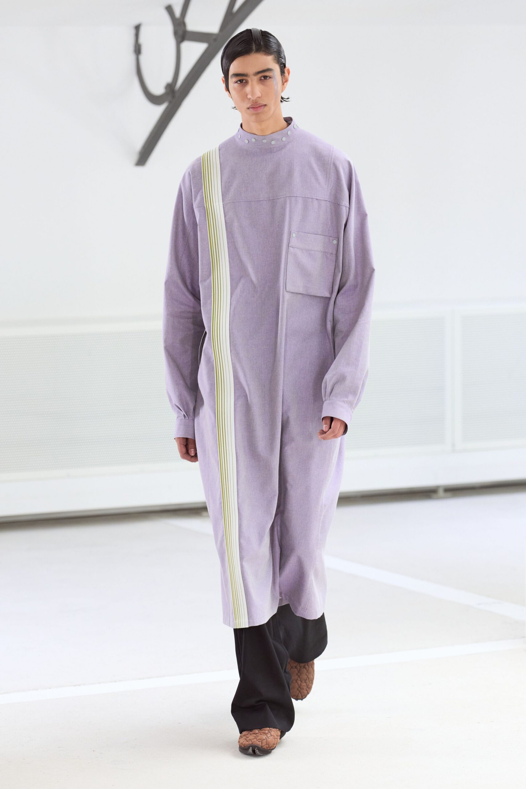 purple cotton long-sleeve collared relaxed zippered pockets dress