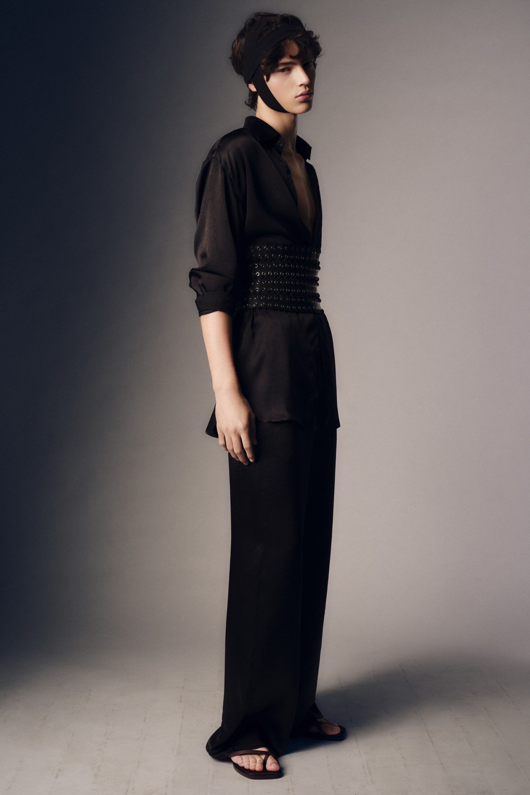black silk long-sleeve v-neck relaxed buttoned shirt