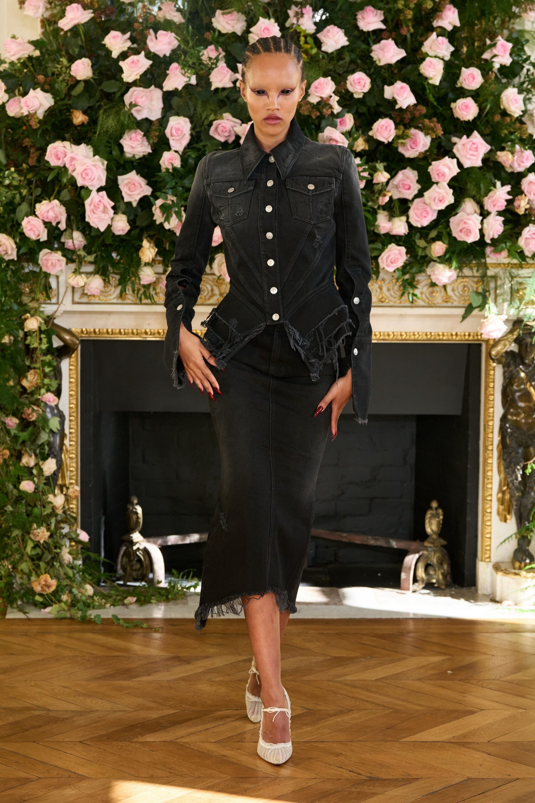 black denim long-sleeve collared fitted buttoned fringed jacket