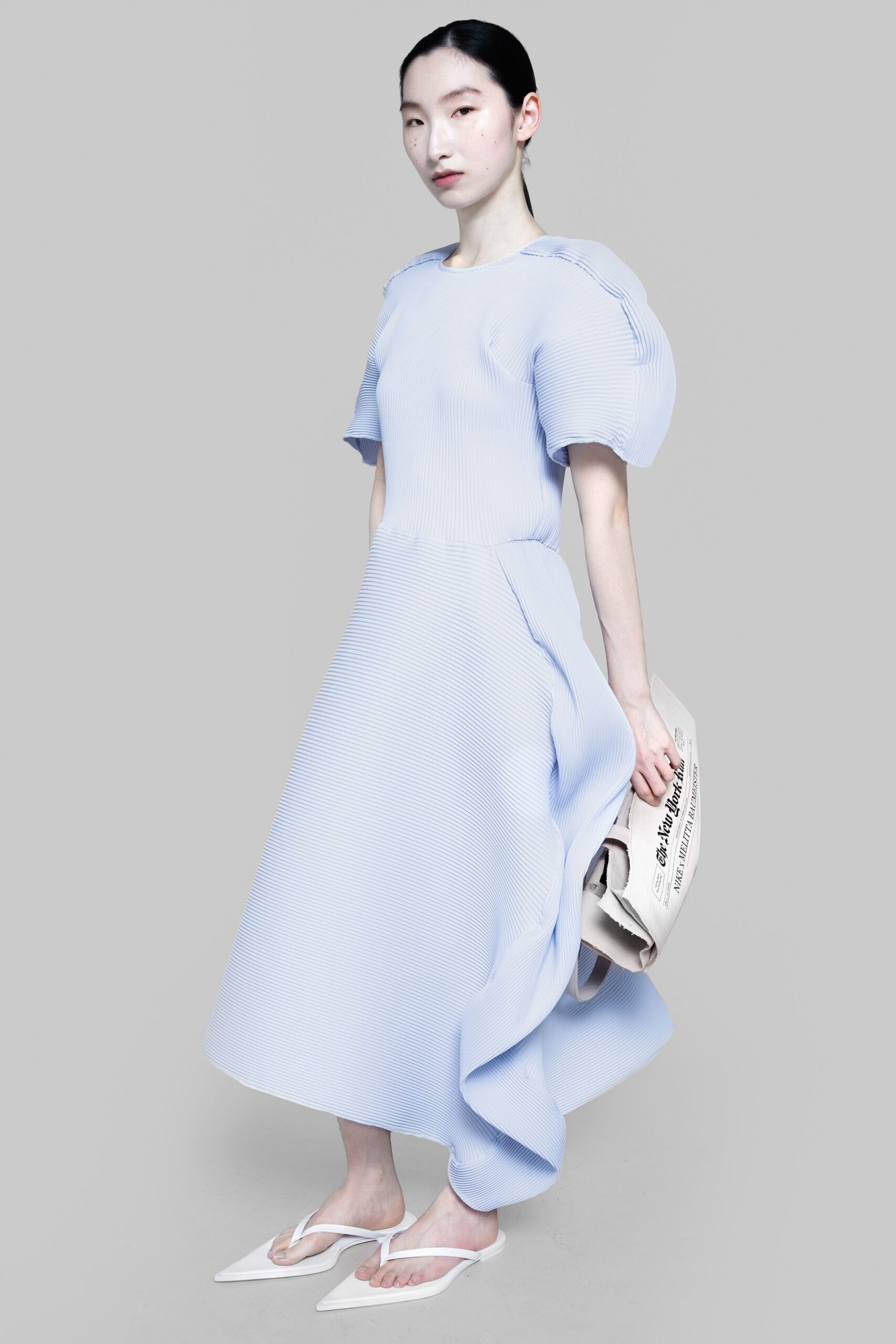 blue cotton short-sleeve scoop-neck fitted pleated midi dress