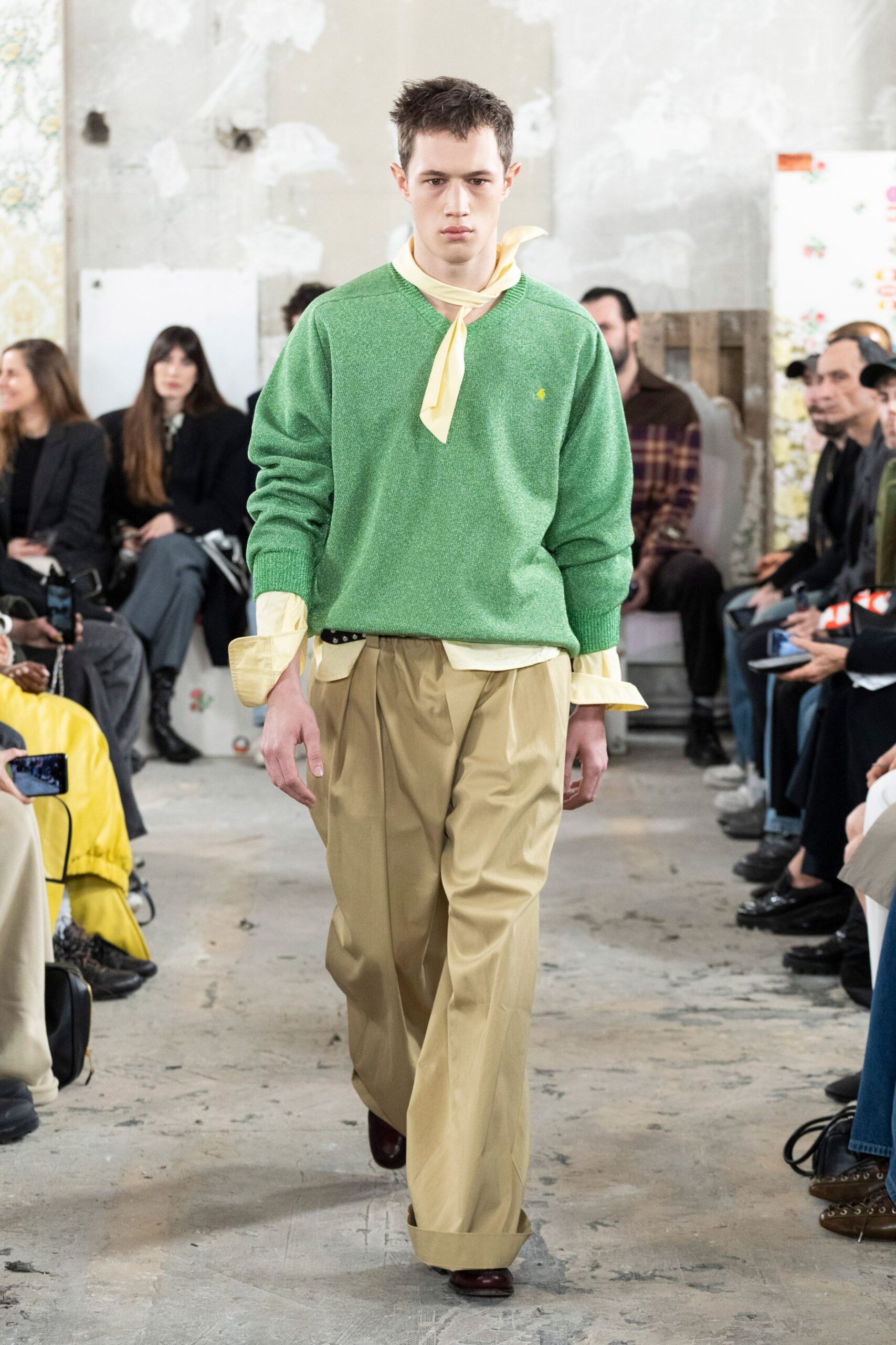 yellow cotton long-sleeve collared fitted shirt