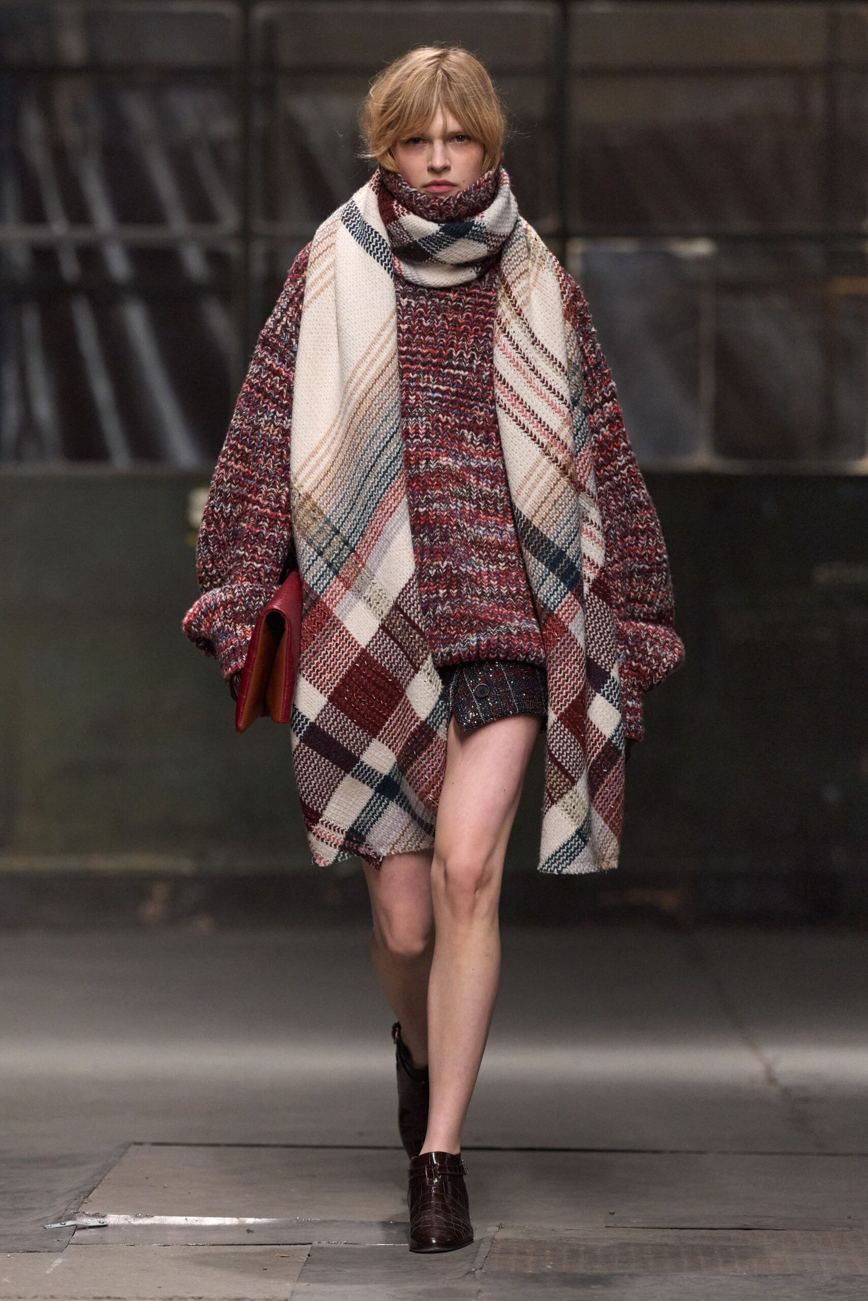 red wool long-sleeve oversized checked coat