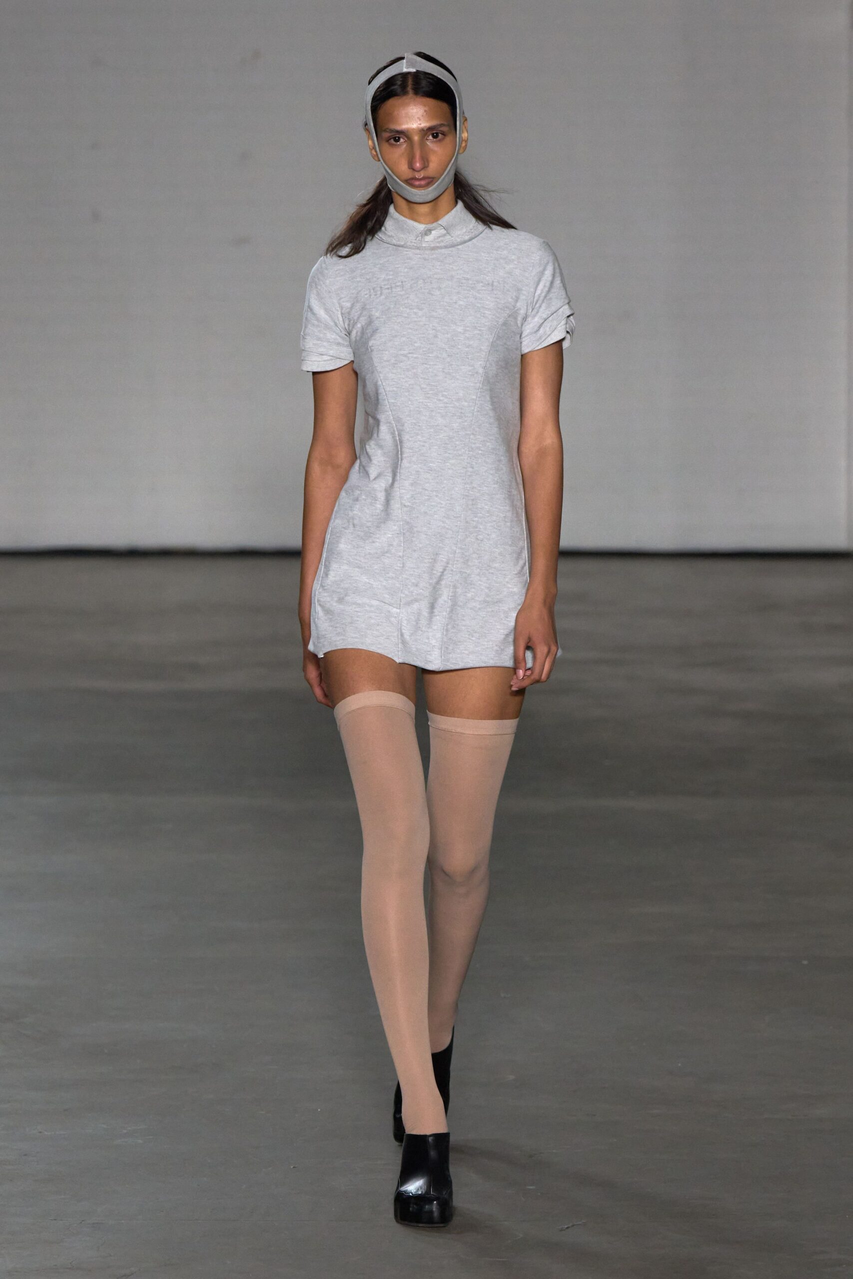 gray cotton short-sleeve collared fitted straight-leg mini dress