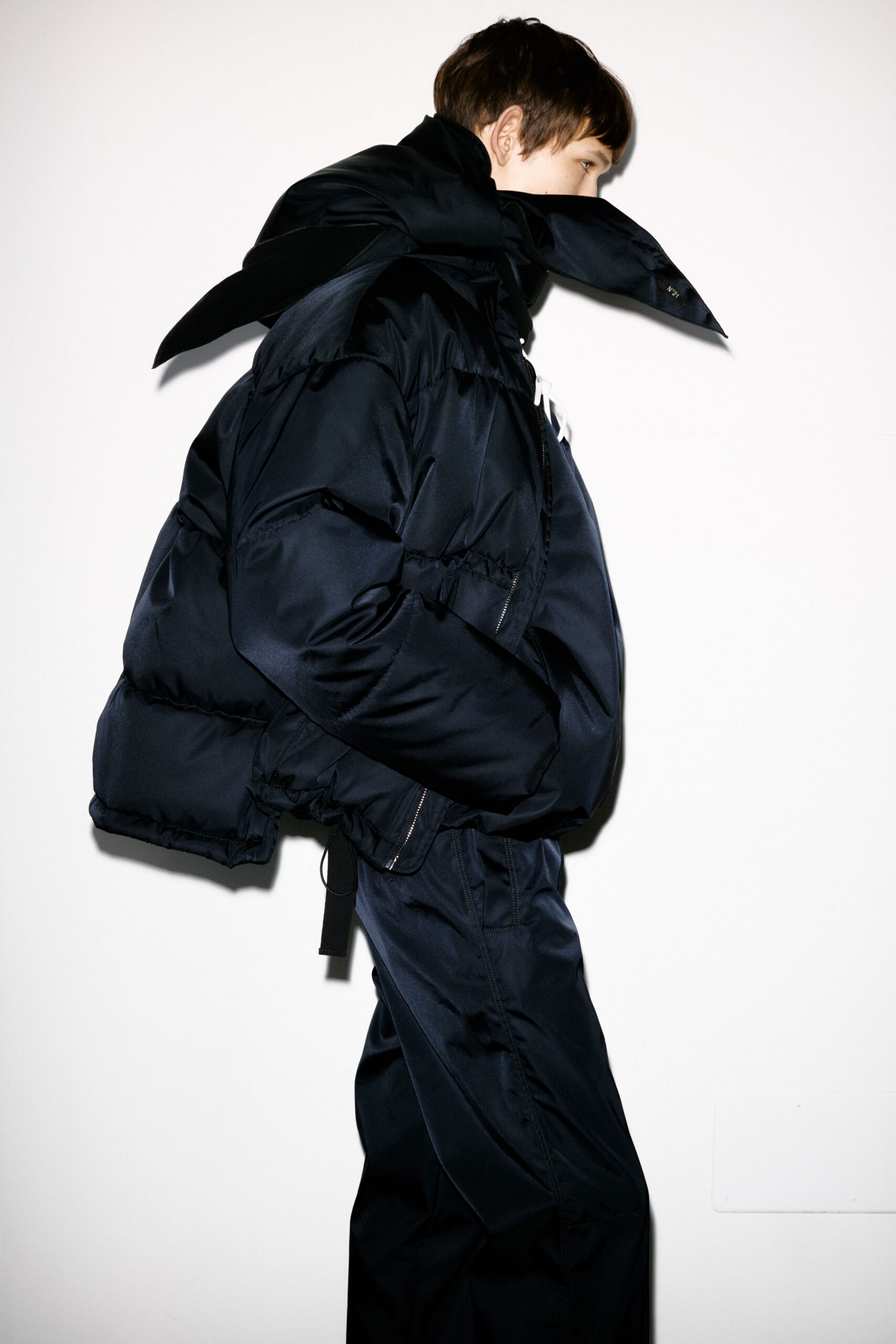 black satin long-sleeve collared oversized zippered jacket